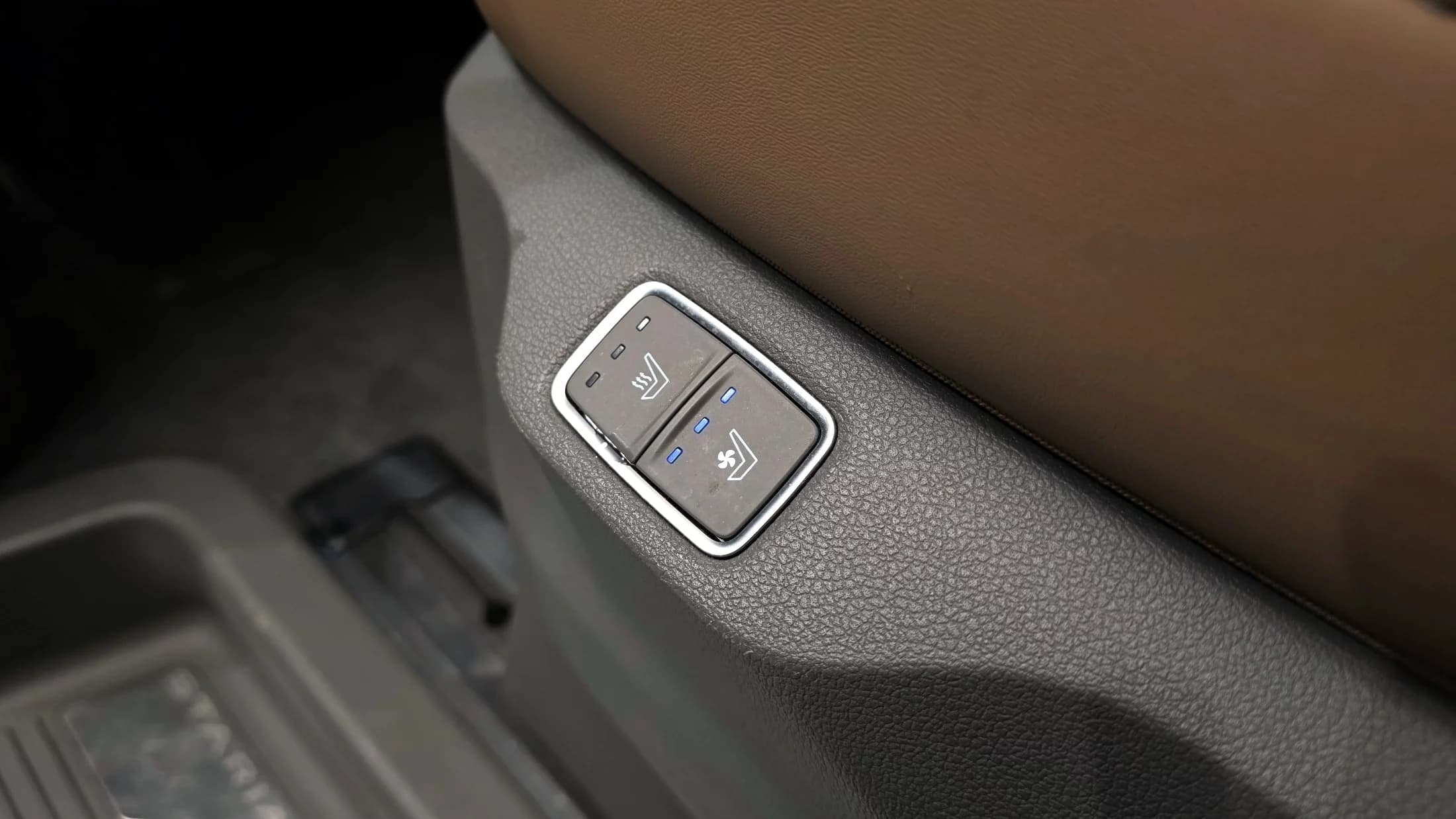 Hyundai Staria 4WD Lounge 9-Seater Inspiration, 2021 г. 51546 км. — фото 17
