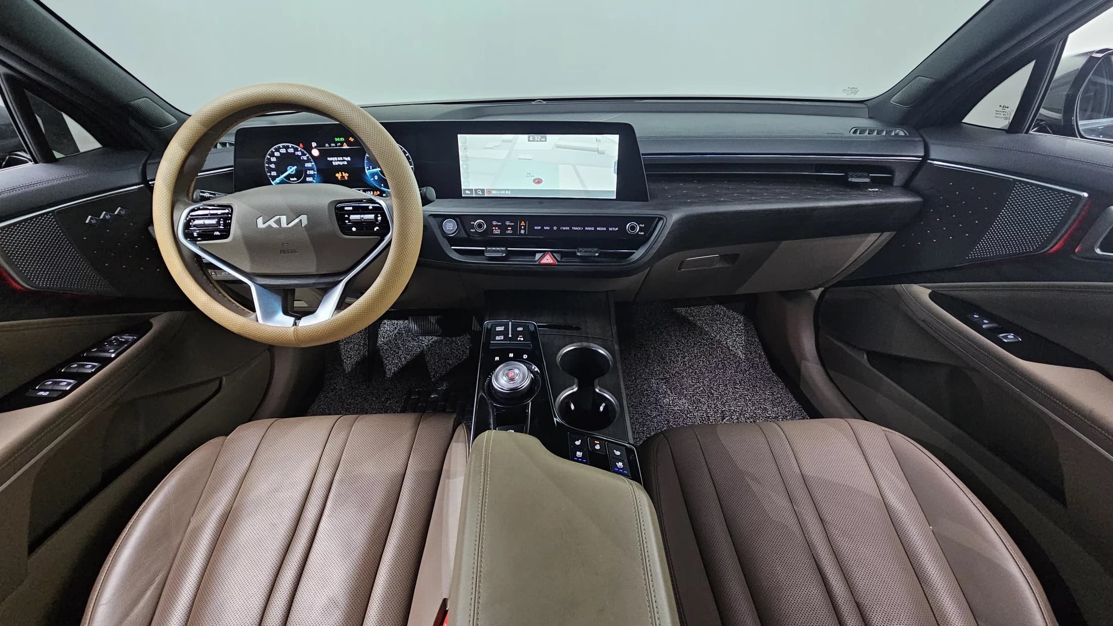 Kia K8 2.5 Gasoline 2WD Noblesse, 2021 г. 31047 км. — фото 7