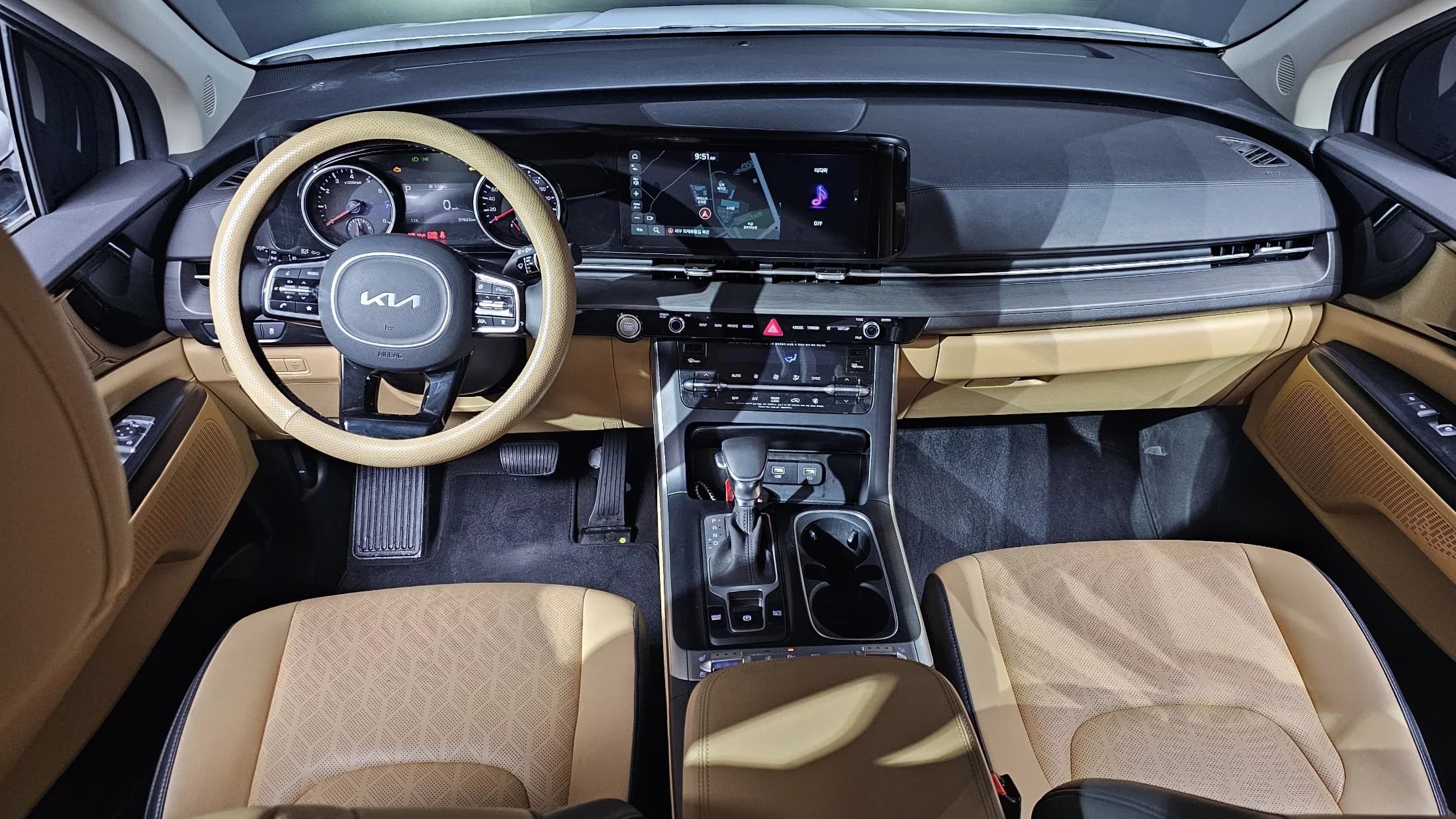Kia Carnival Gasoline 9-Seater Prestige, 2022 г. 37715 км. — фото 7