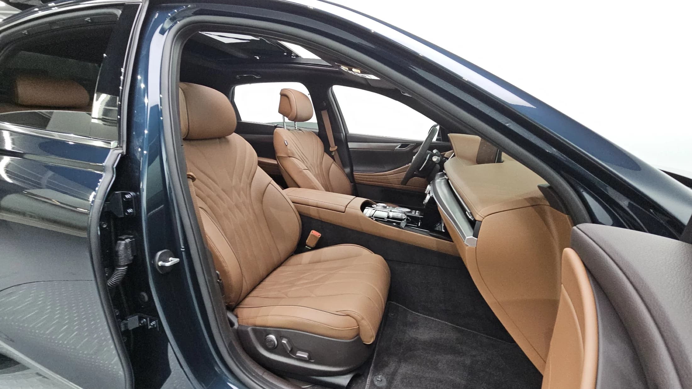 Genesis G80 Gasoline 2.5 Turbo AWD, 2022 г. 2142 км. — фото 11