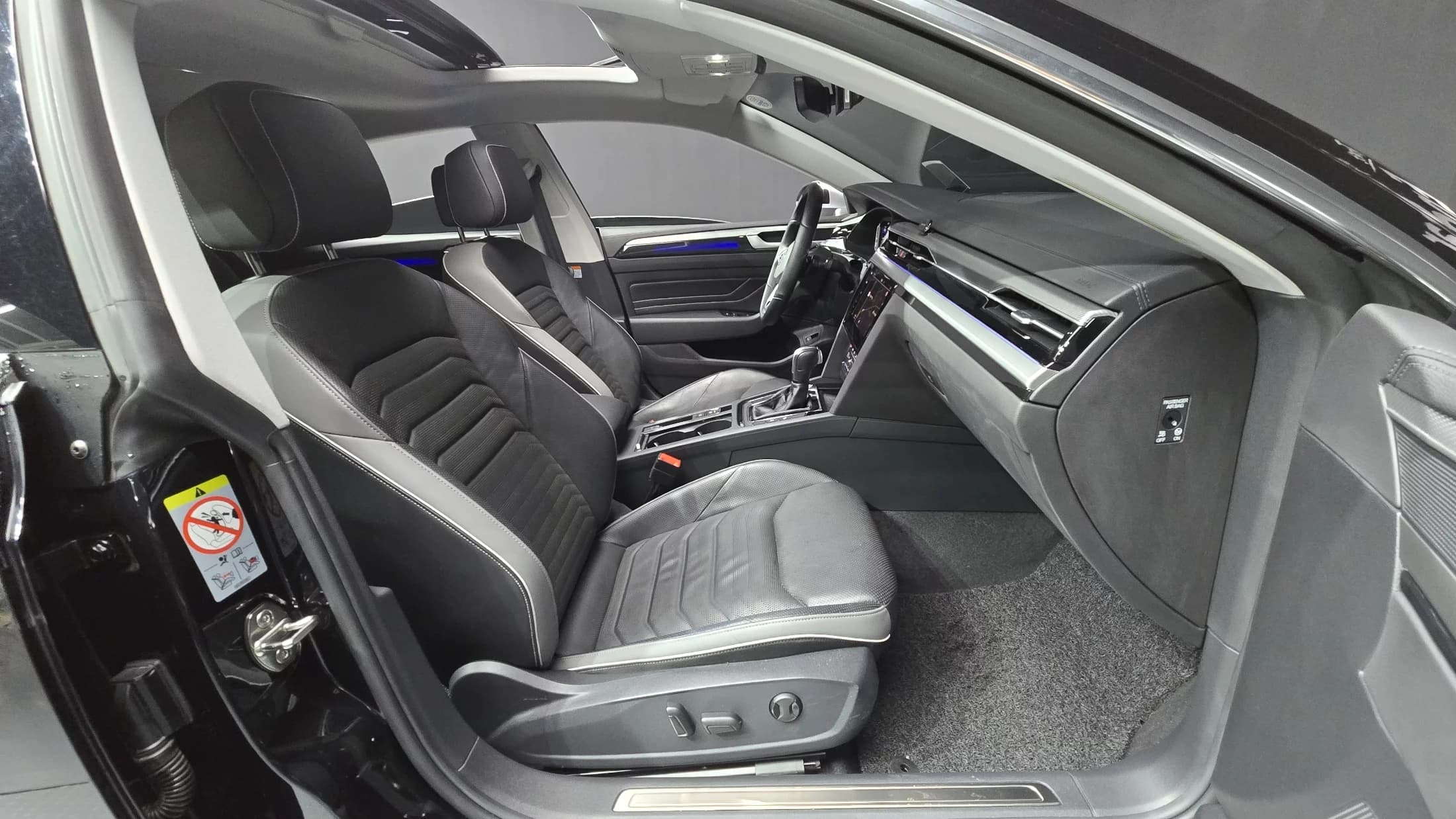 Volkswagen ARTEON 2.0 TDI Prestige, 2023 г. 16657 км. — фото 11