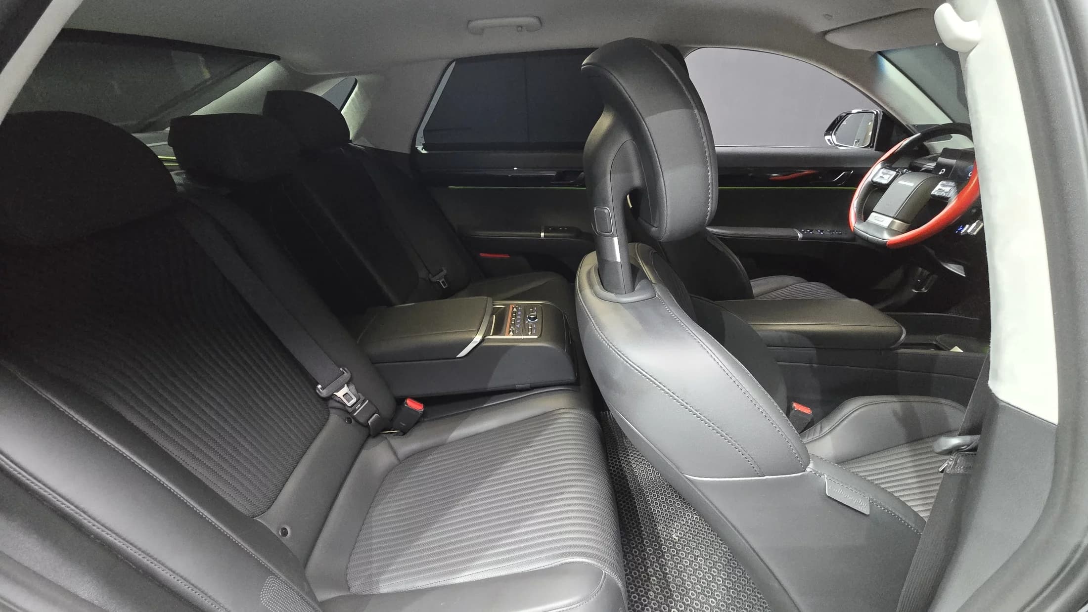Hyundai Grandeur 2,5 Gasoline 2WD Calligraphy, 2023 г. 81169 км. — фото 12