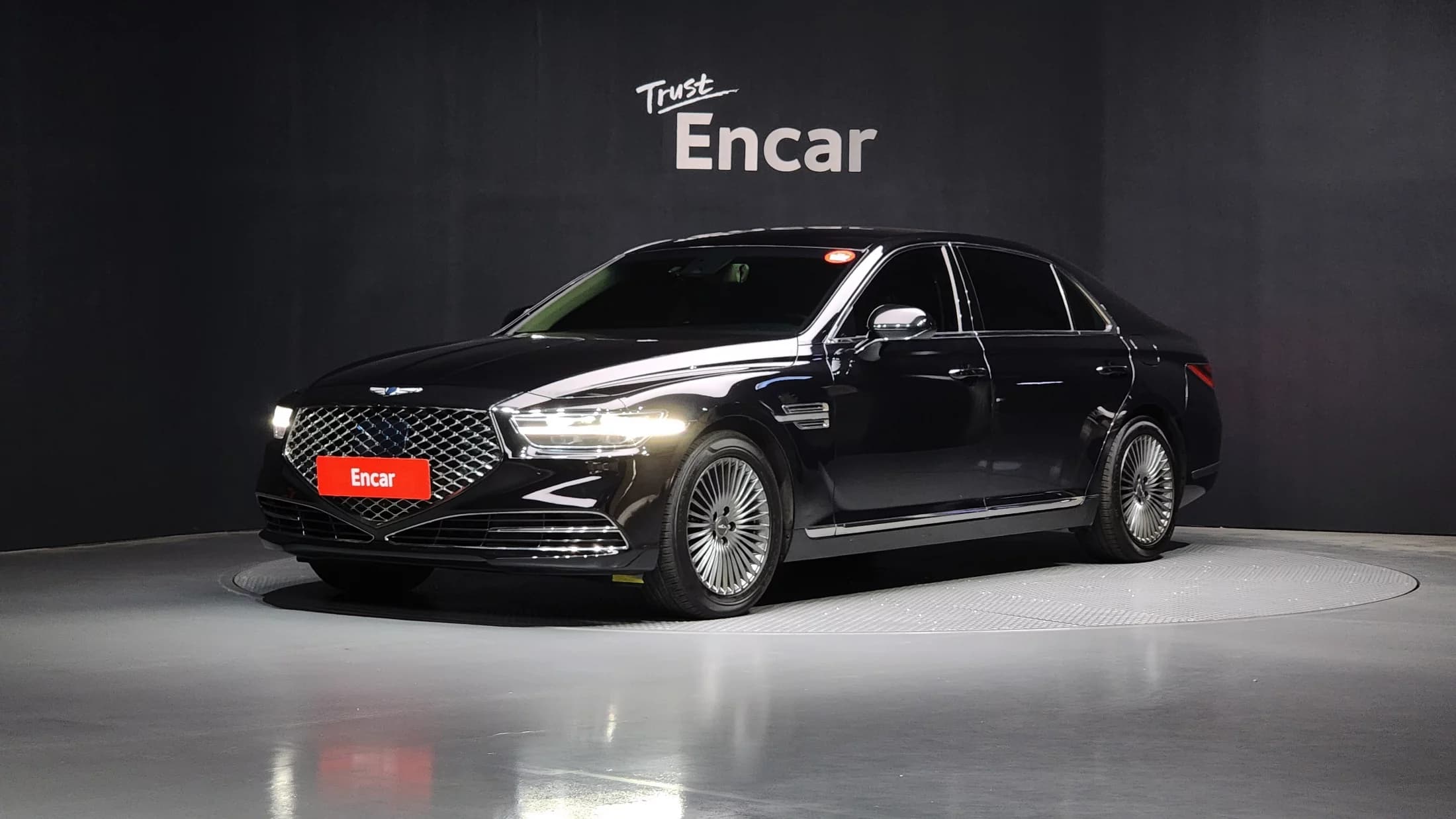Genesis G90 3.8 Luxury, 2021 г. 135212 км.