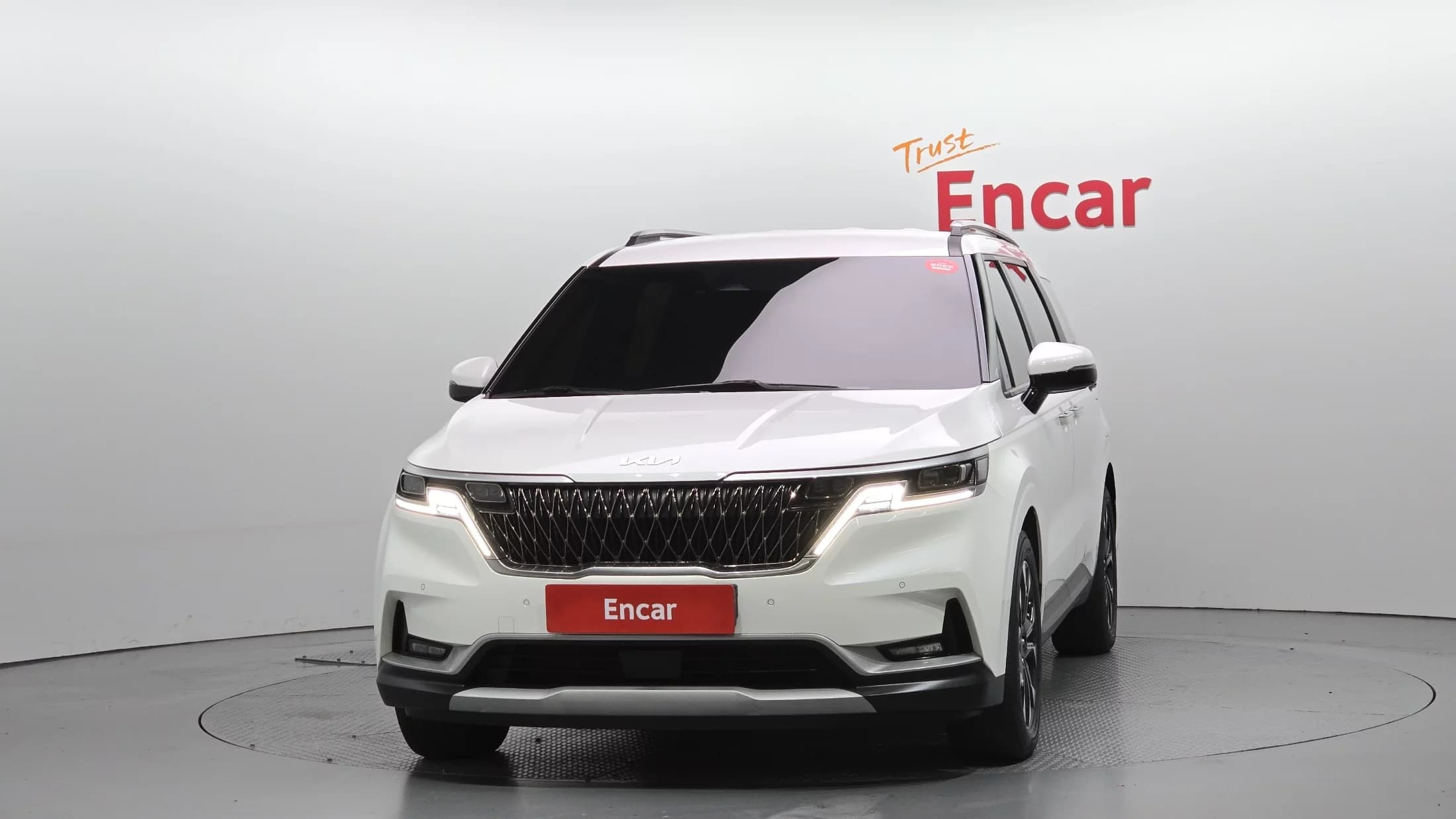Kia Carnival 9-Seater Prestige, 2023 г. 45848 км. — фото 3