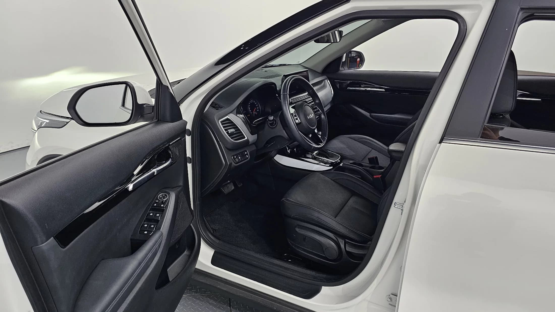Kia Seltos Gasoline 1.6 Turbo 2WD Trendy, 2022 г. 24866 км. — фото 11