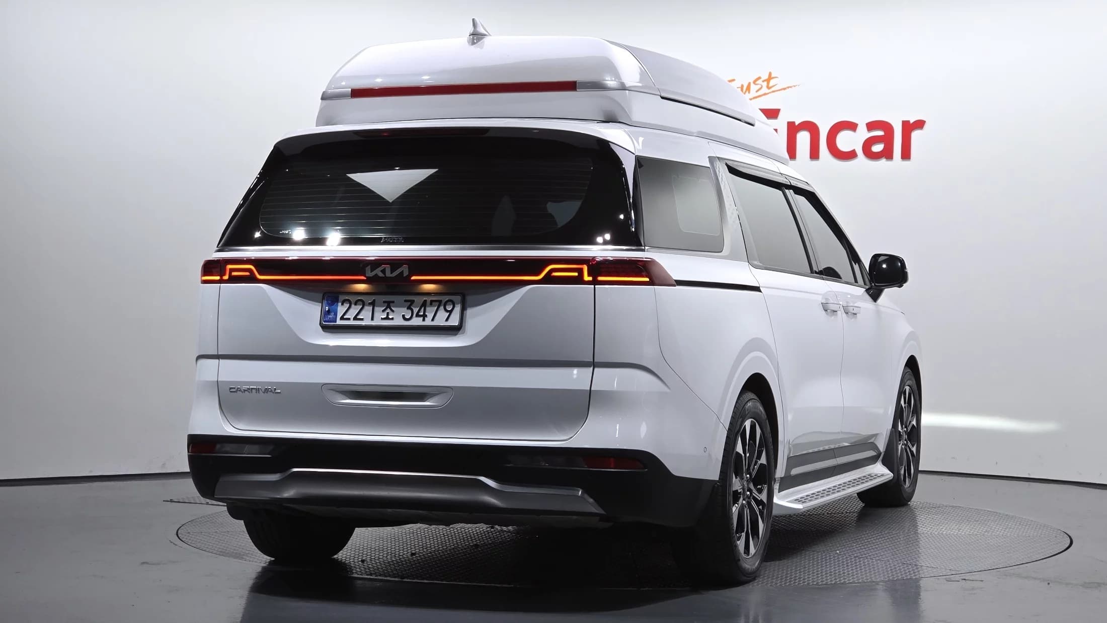 Kia Carnival 7-Seater Signature, 2021 г. 61299 км. — фото 2