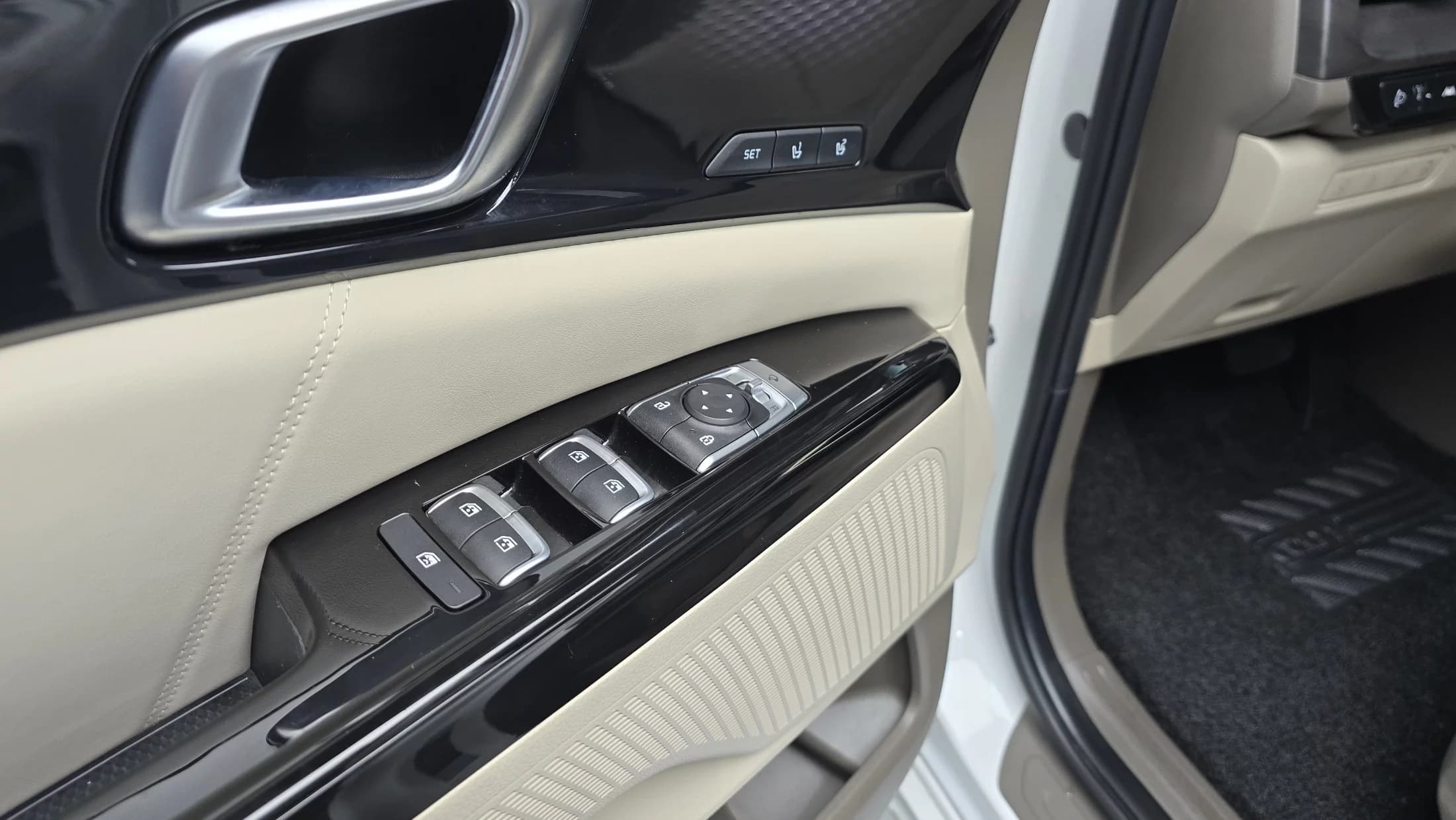Kia Carnival 7-Seater Signature, 2021 г. 61299 км. — фото 17
