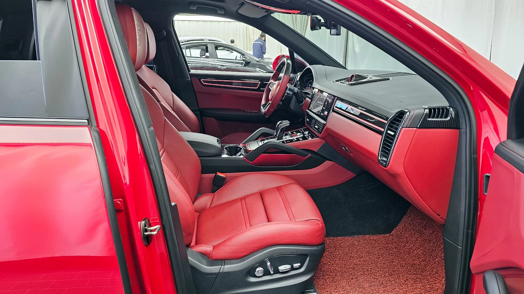 Porsche CAYENNE 3.0, 2021 г. 17060 км. — фото 11