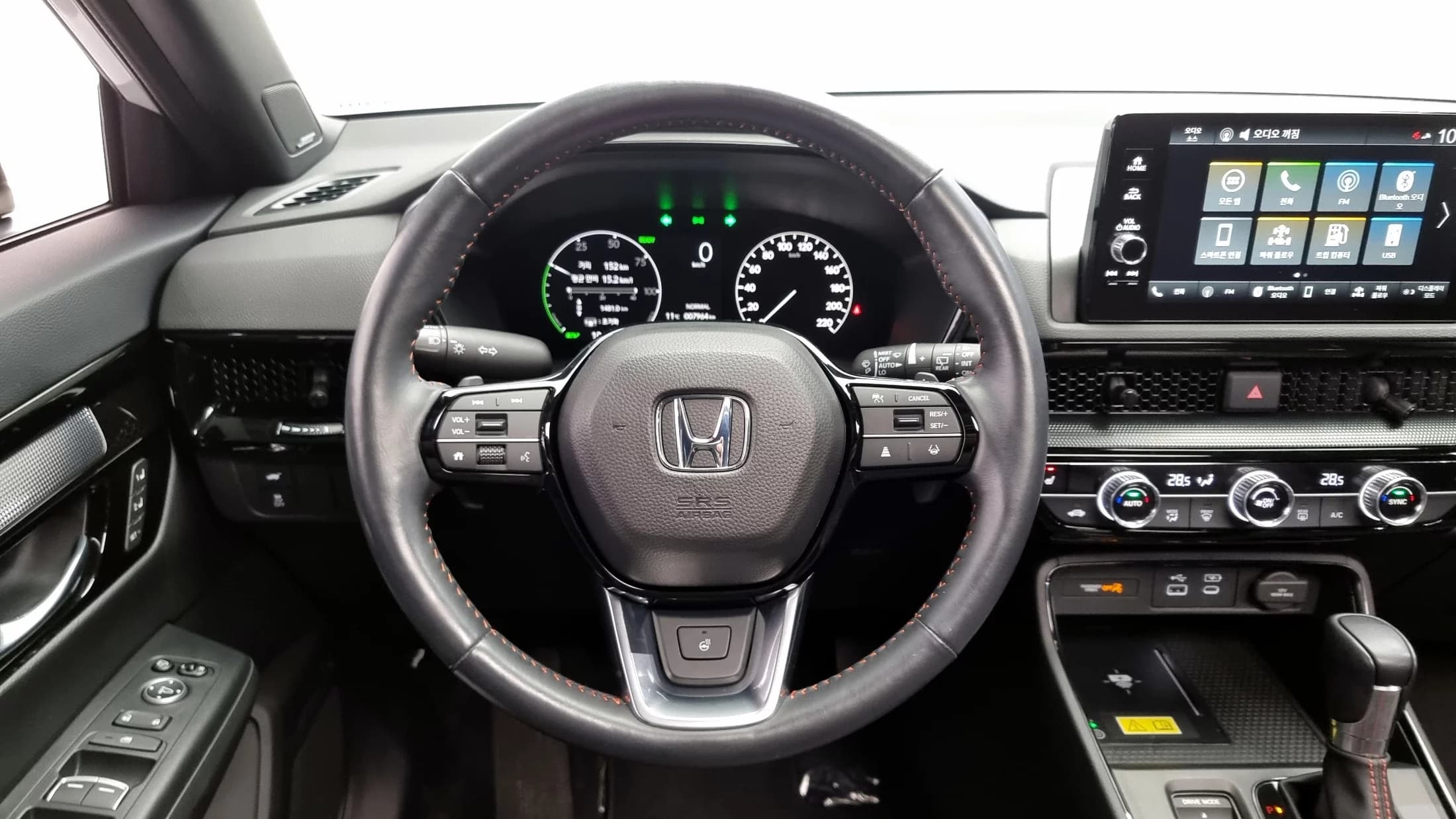 Honda CR-V 2.0 Hybrid Touring 2WD, гибрид, 2023 г. 8092 км. — фото 13