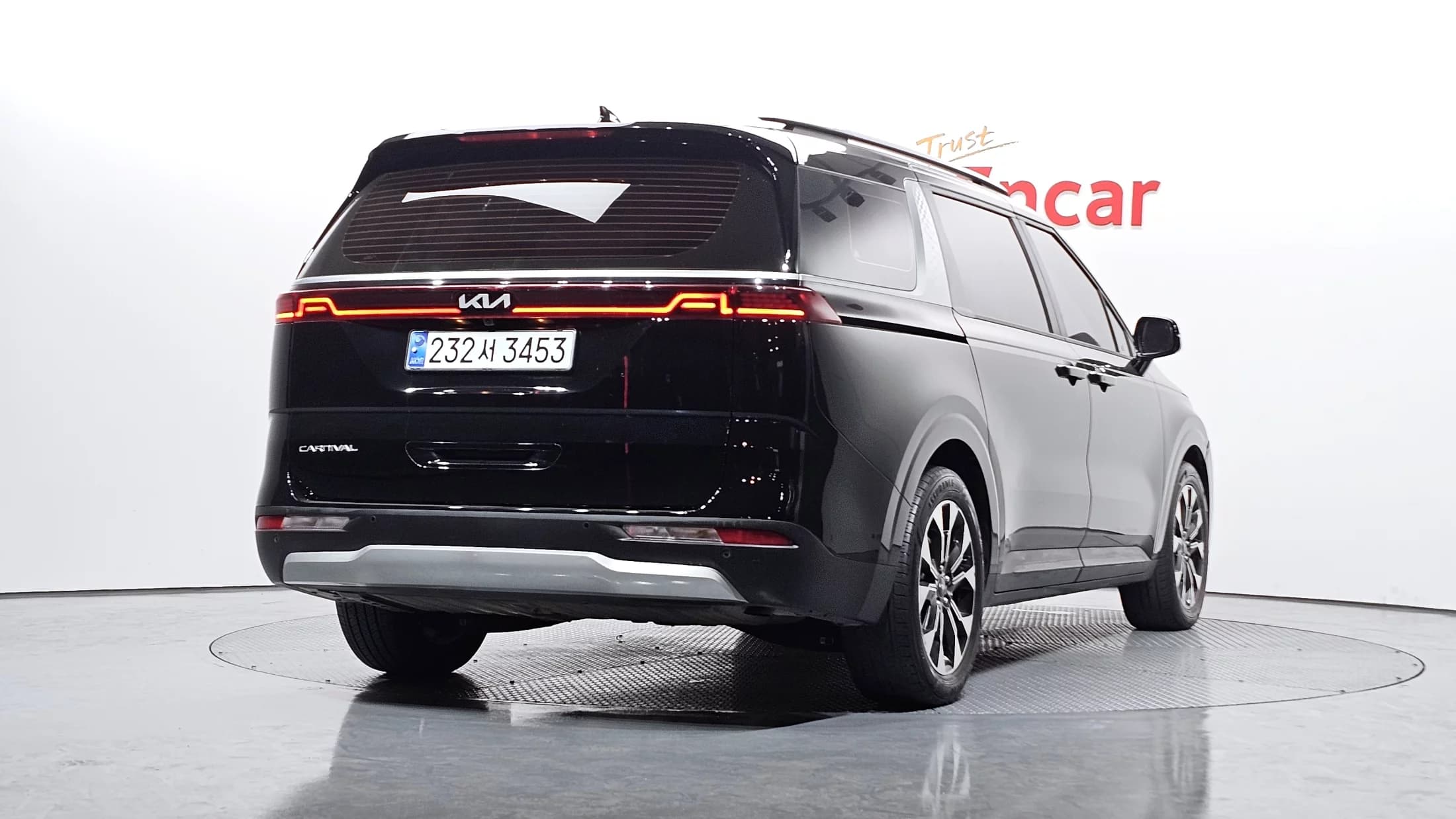 Kia Carnival 9-Seater Prestige, 2021 г. 59017 км. — фото 2