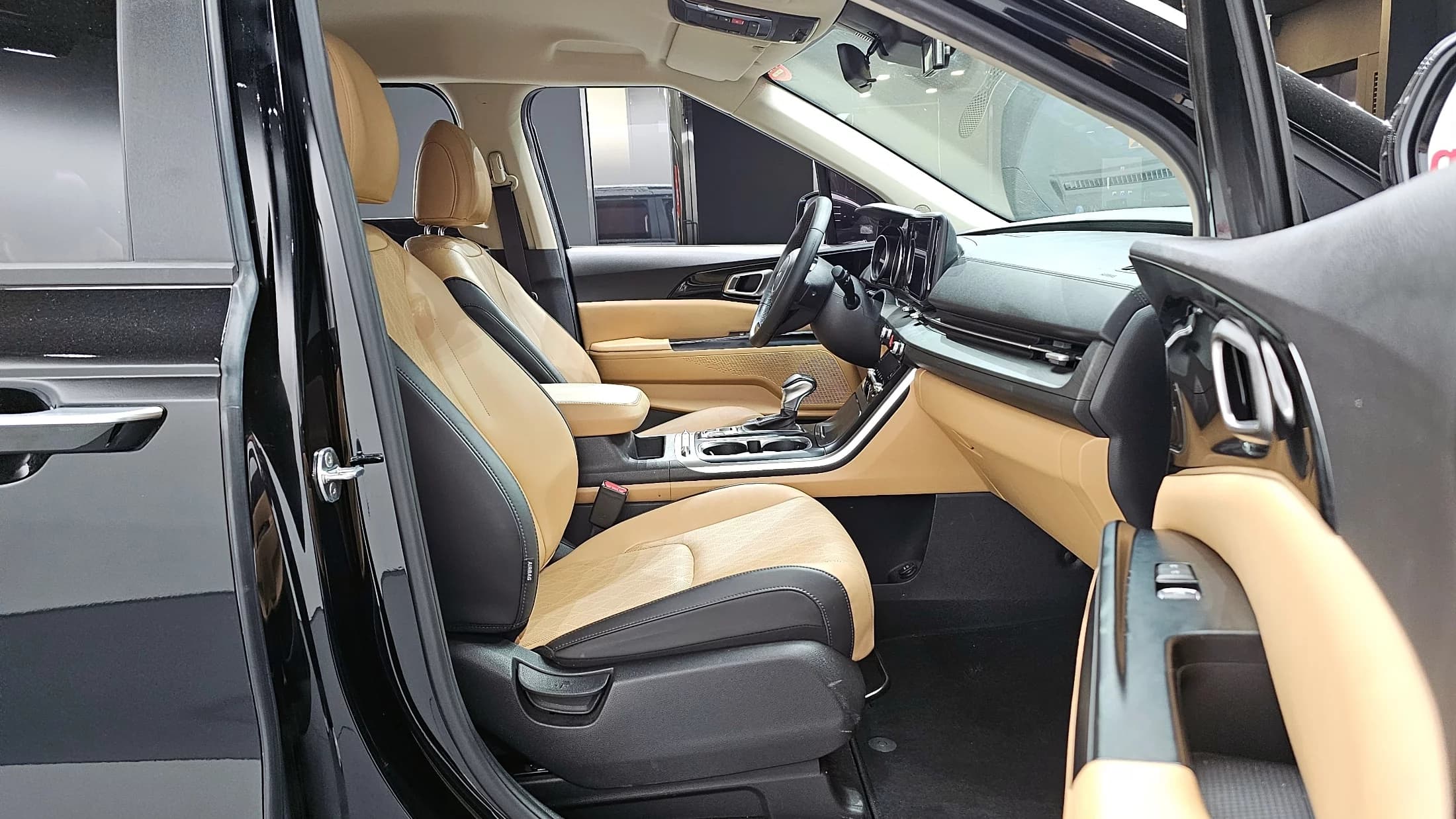 Kia Carnival 9-Seater Prestige, 2021 г. 59017 км. — фото 10