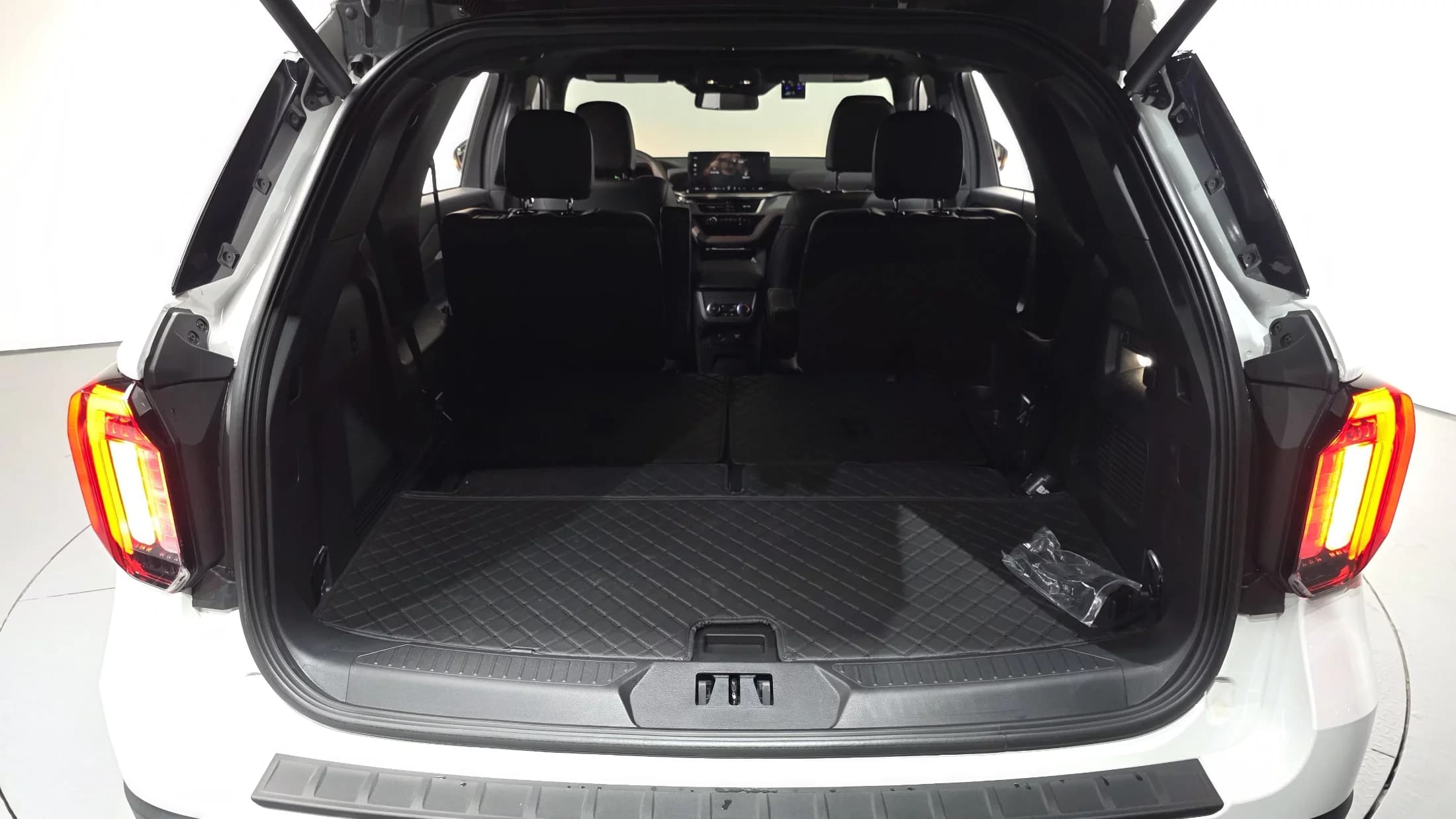Ford EXPLORER 2.3 ST-Line 4WD, 2025 г. 5186 км. — фото 19