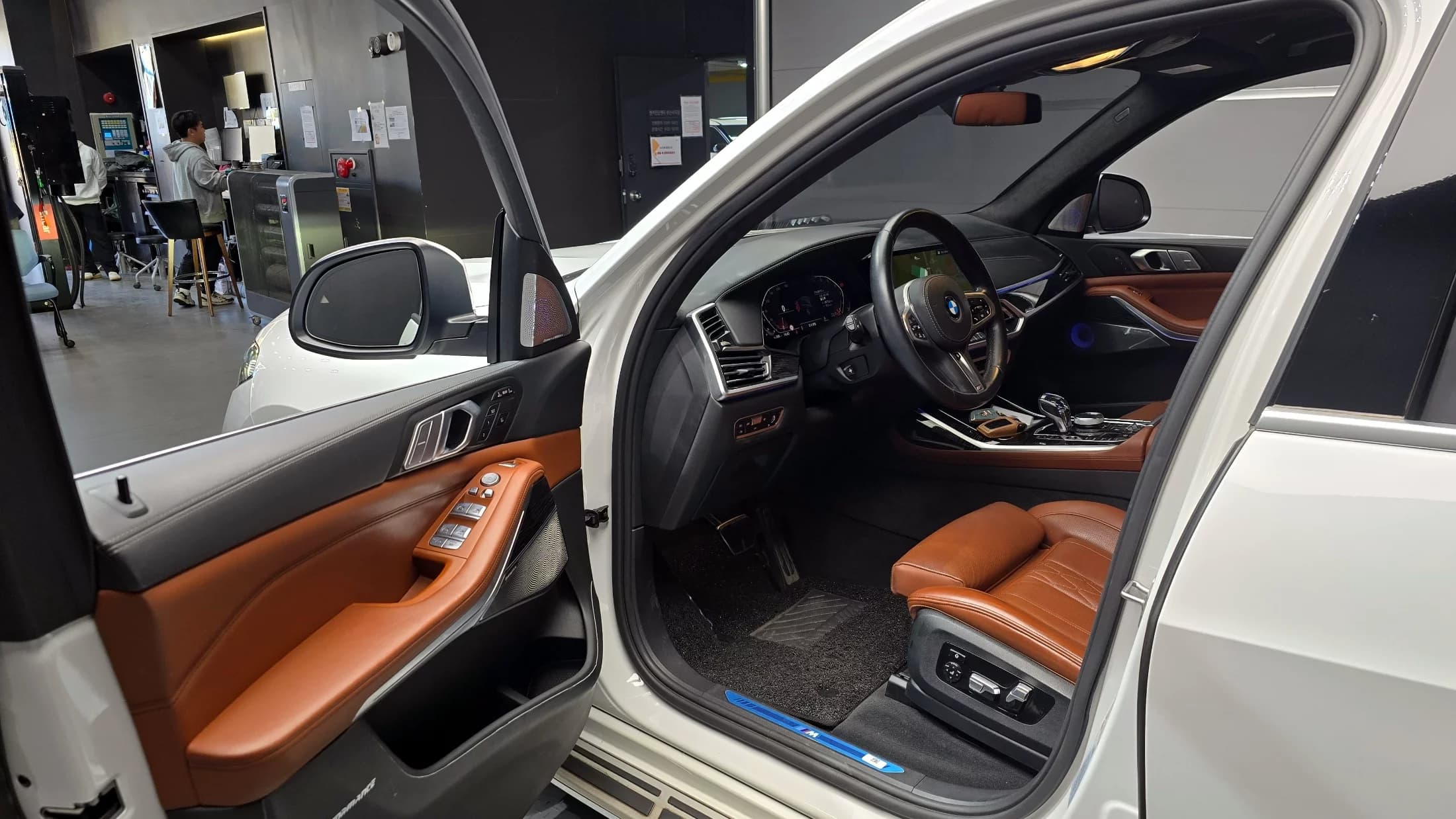 BMW X7 xDrive 40i M Sport 6STR, 2022 г. 26853 км. — фото 11