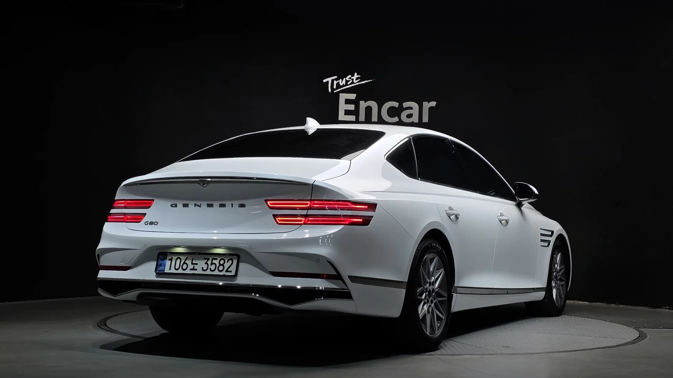 Genesis G80 Gasoline 2.5 Turbo 2WD, 2024 г. 10607 км. — фото 2