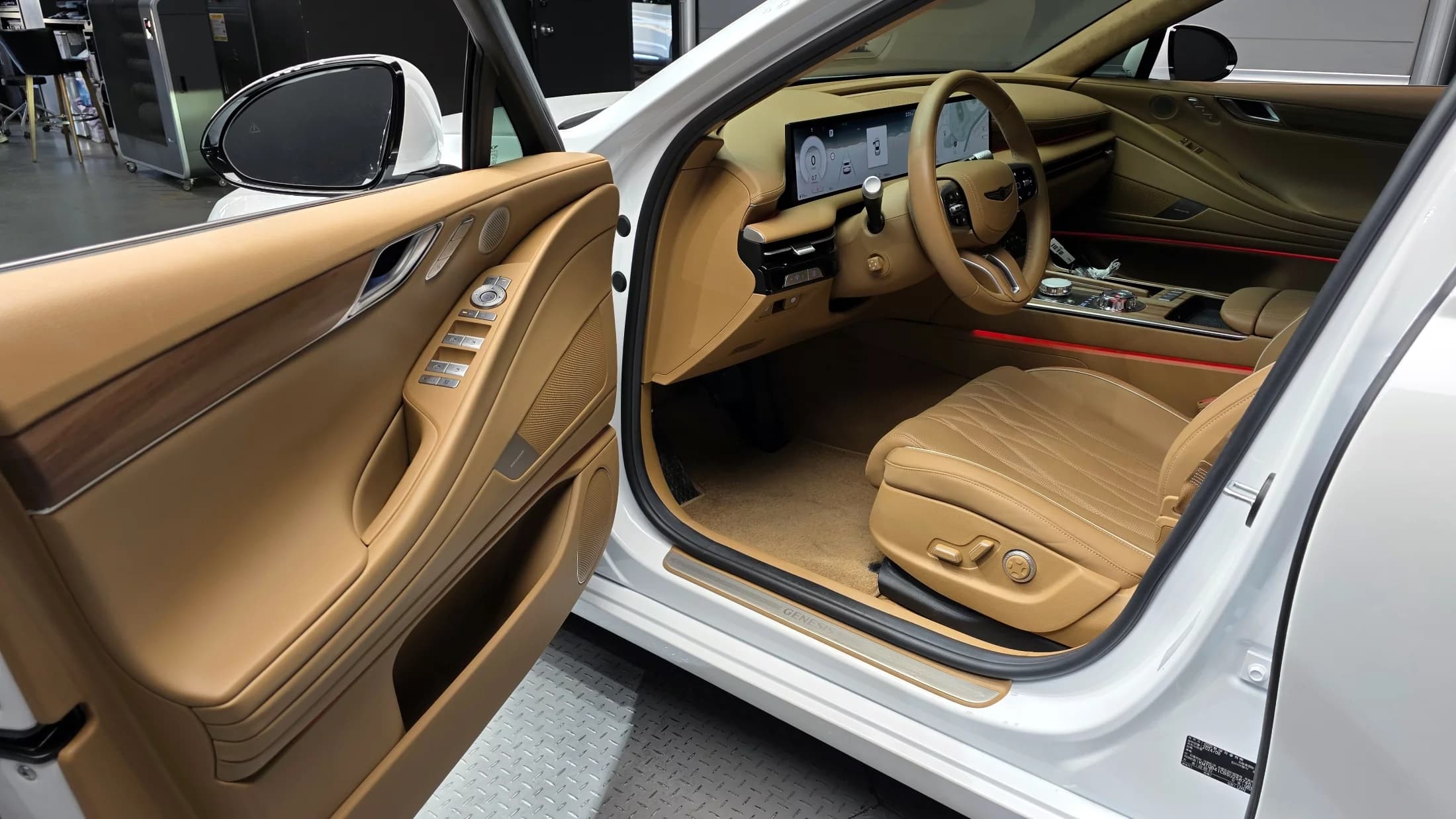 Genesis G80 Gasoline 2.5 Turbo 2WD, 2024 г. 10607 км. — фото 11