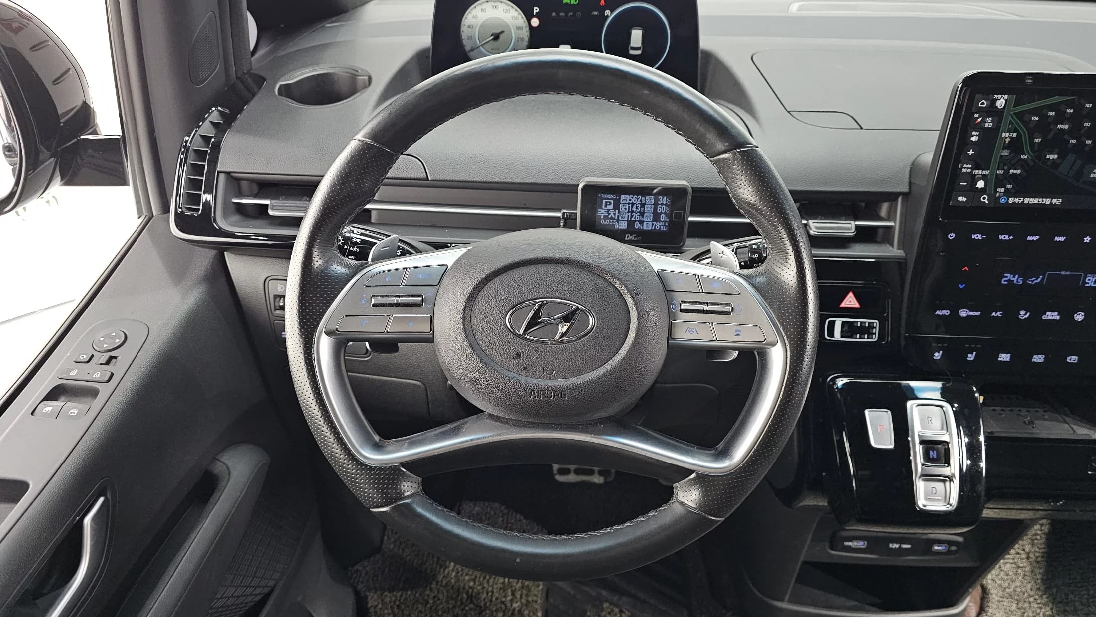 Hyundai Staria 4WD Lounge 9-Seater Inspiration, 2021 г. 115531 км. — фото 13