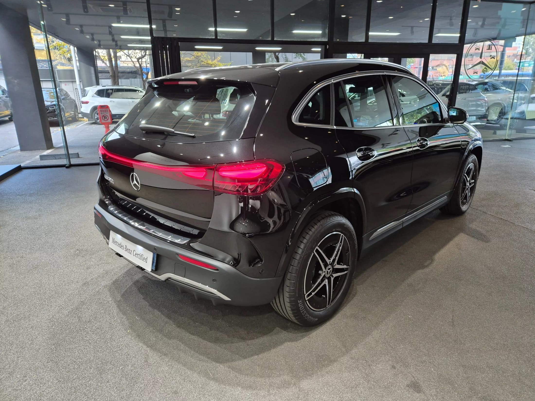 Mercedes-Benz EQA EQA250 AMG Line, электромобиль, 2025 г. 219 км. — фото 2