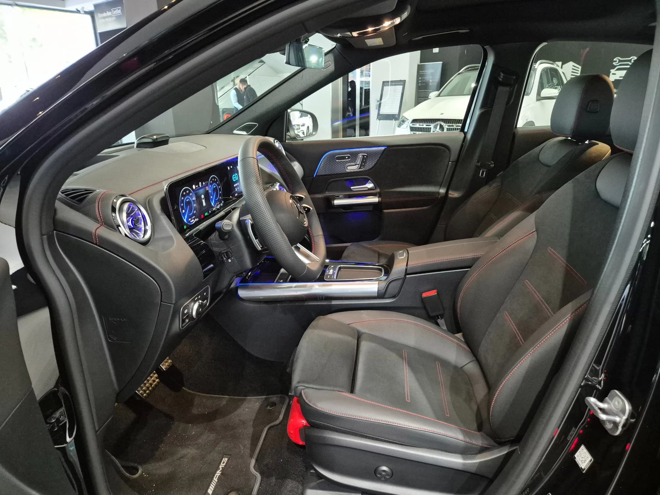 Mercedes-Benz EQA EQA250 AMG Line, электромобиль, 2025 г. 219 км. — фото 10