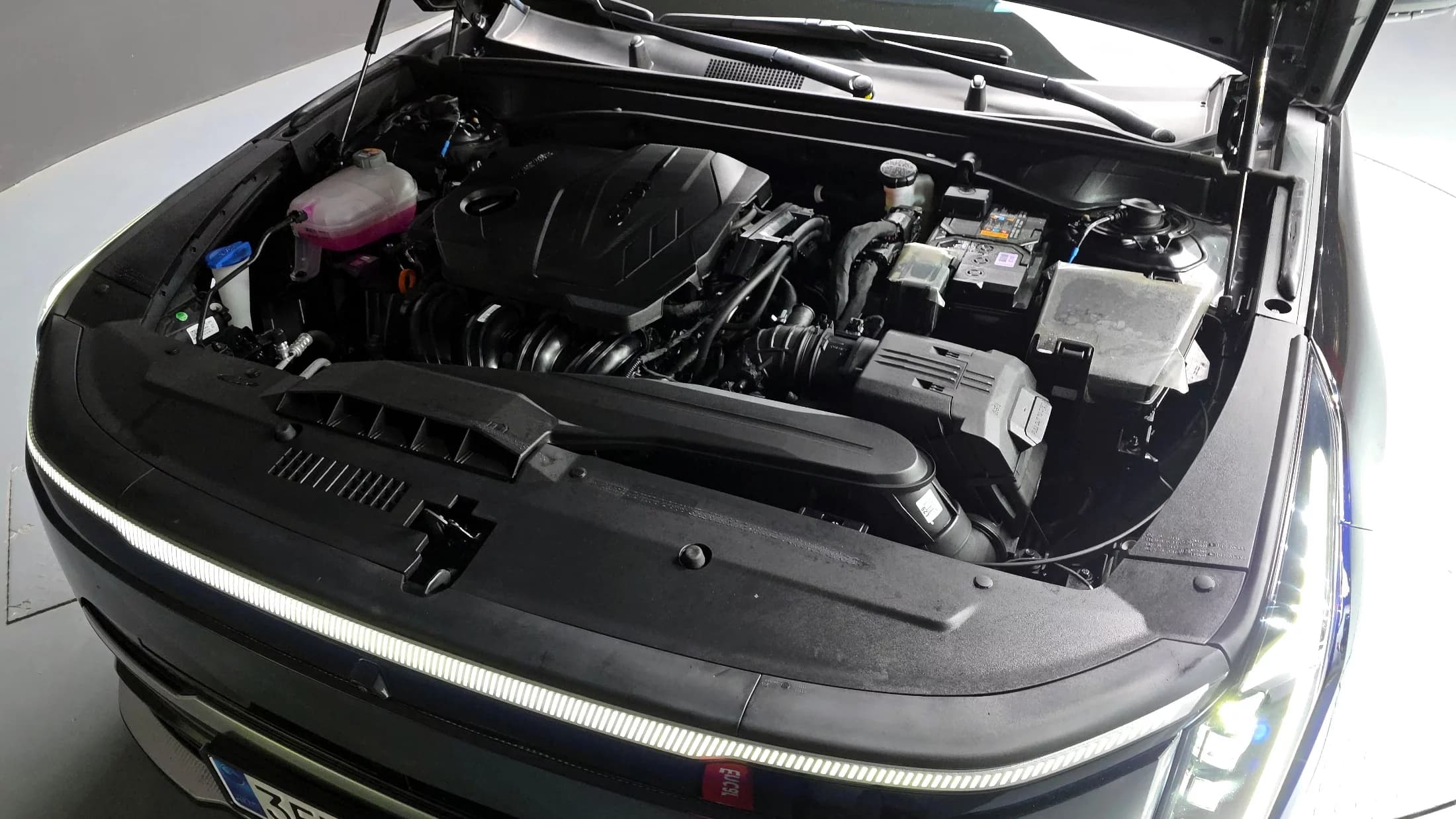 Kia K8 2.5 Gasoline 2WD Signature, 2024 г. 9148 км. — фото 6
