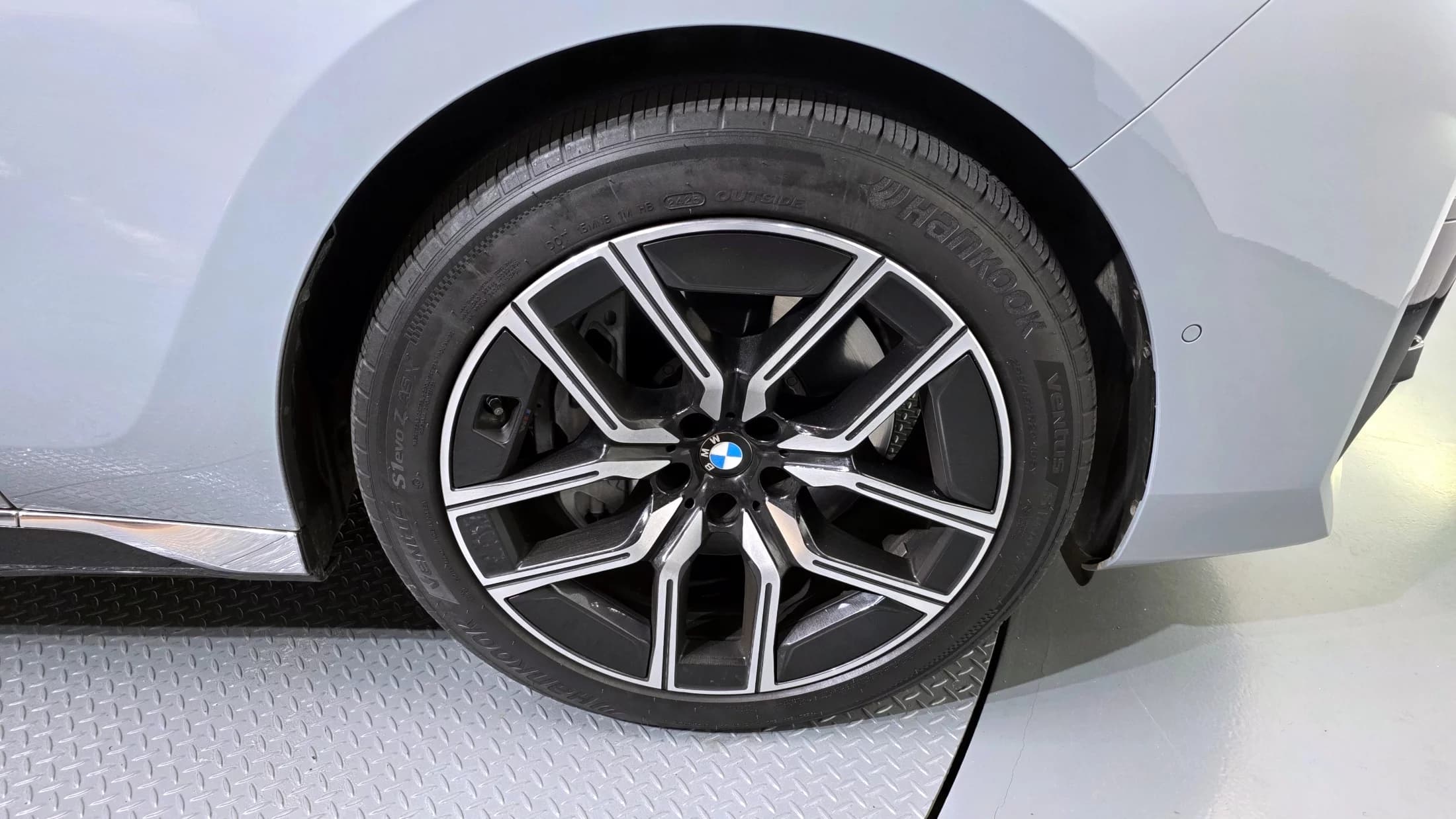 BMW 7-Series 740i xDrive M Sport, 2024 г. 44389 км. — фото 5