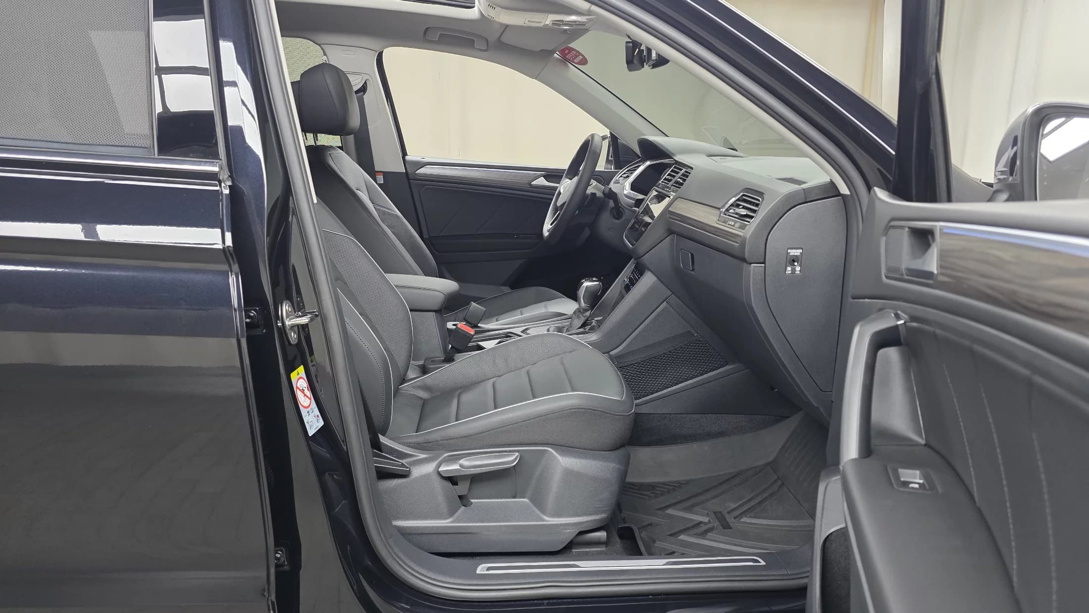 Volkswagen TIGUAN 2.0 TSI Prestige, 2023 г. 26213 км. — фото 11