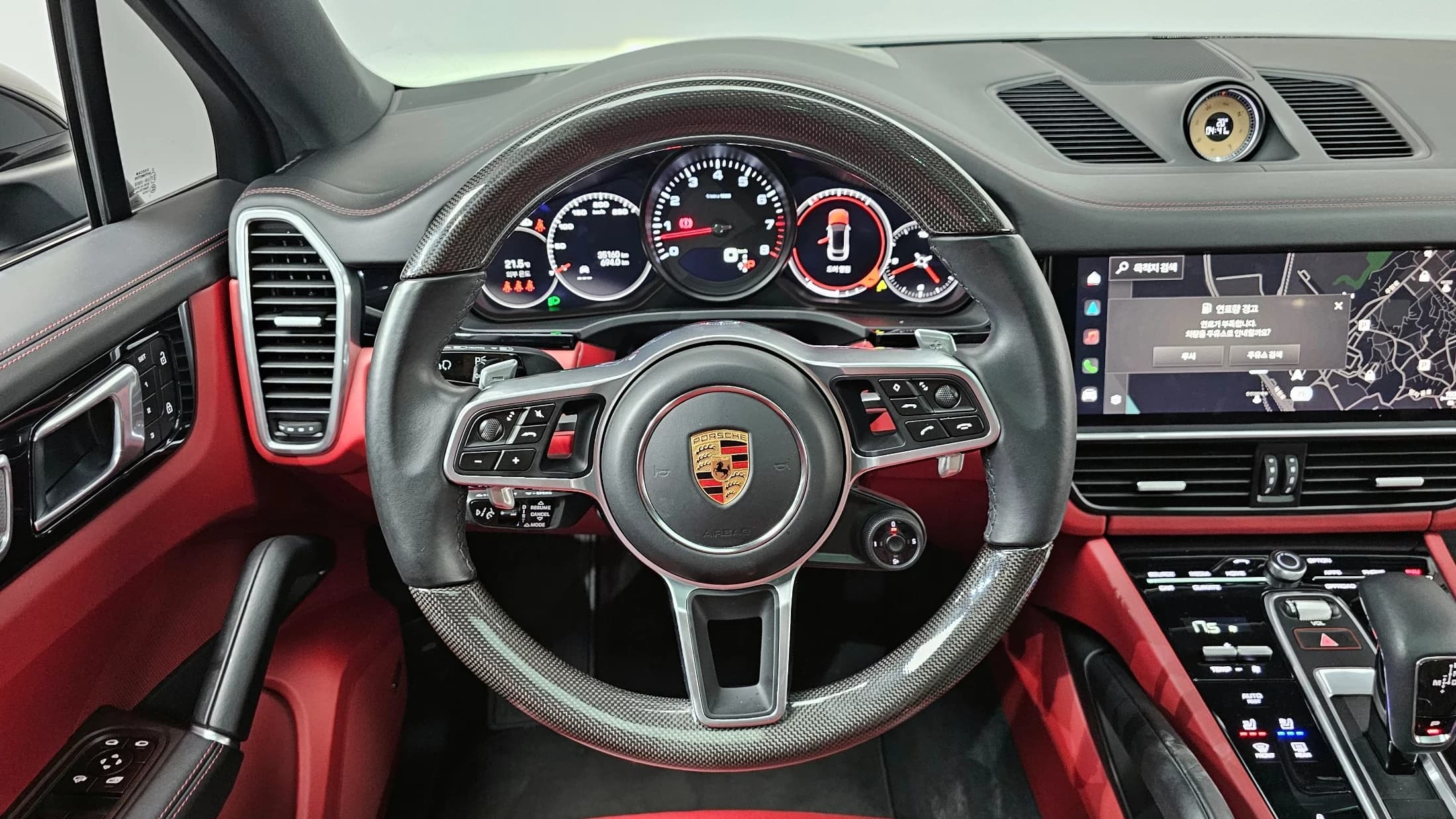 Porsche CAYENNE 3.0 COUPE PLATINUM EDITION, 2022 г. 35196 км. — фото 13