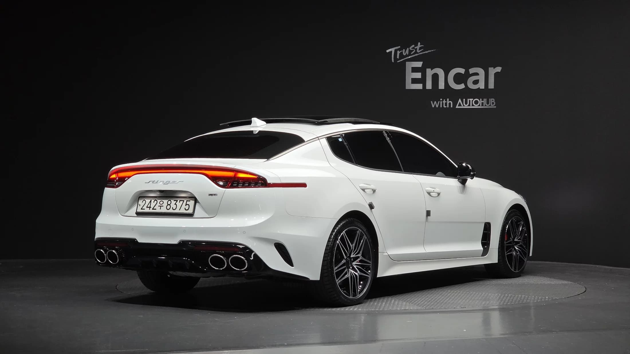 Kia Stinger 3.3 GT, 2023 г. 23472 км. — фото 2