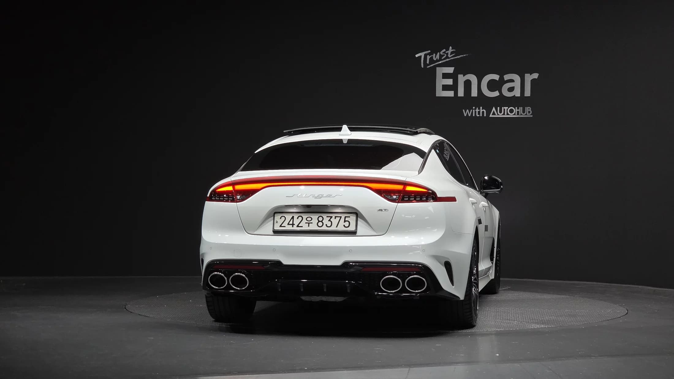 Kia Stinger 3.3 GT, 2023 г. 23472 км. — фото 4