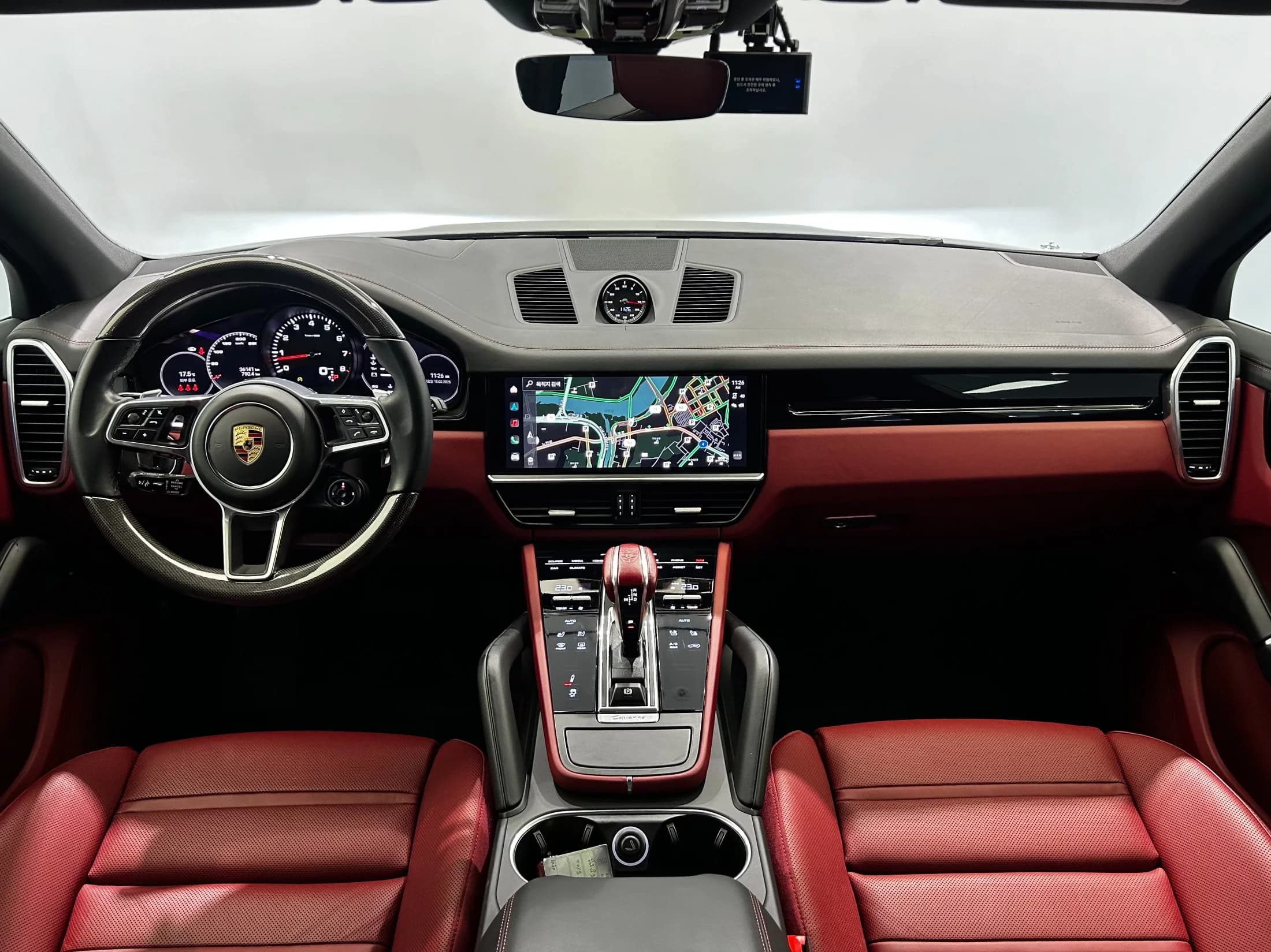 Porsche CAYENNE 3.0, 2022 г. 39173 км. — фото 12