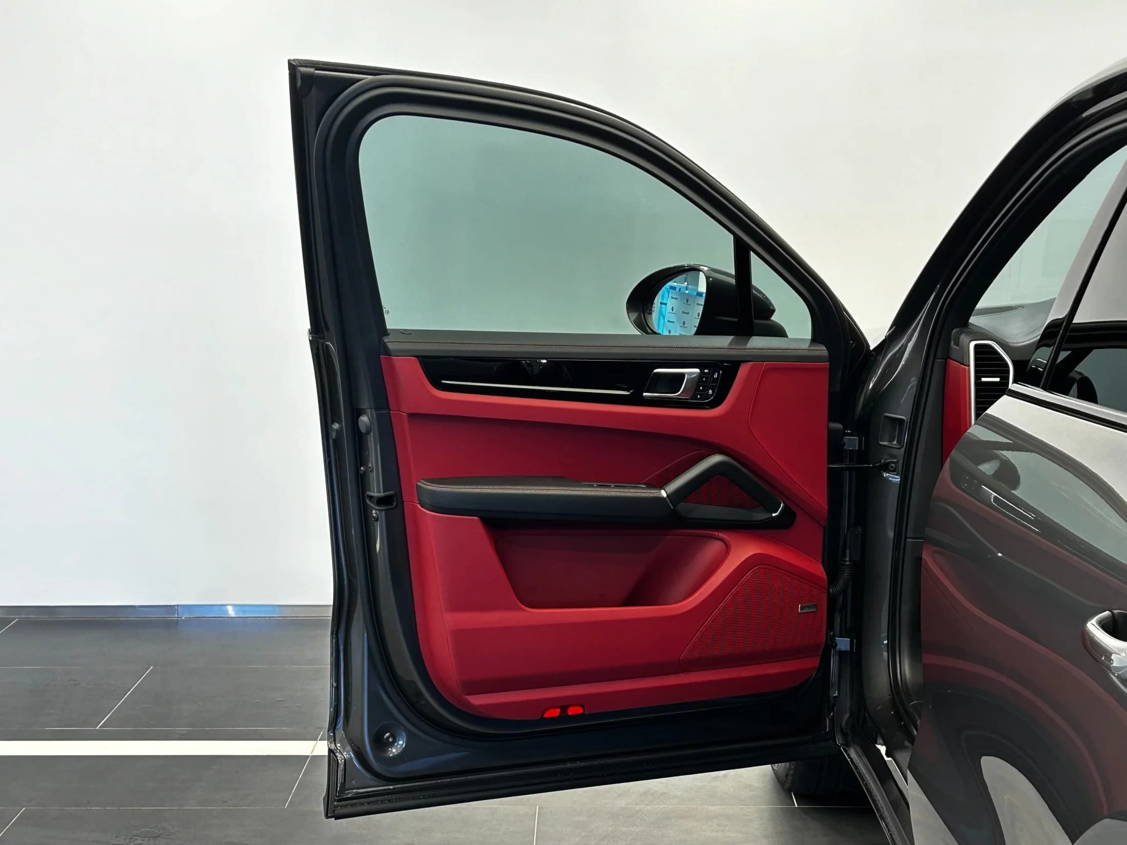 Porsche CAYENNE 3.0, 2022 г. 39173 км. — фото 9
