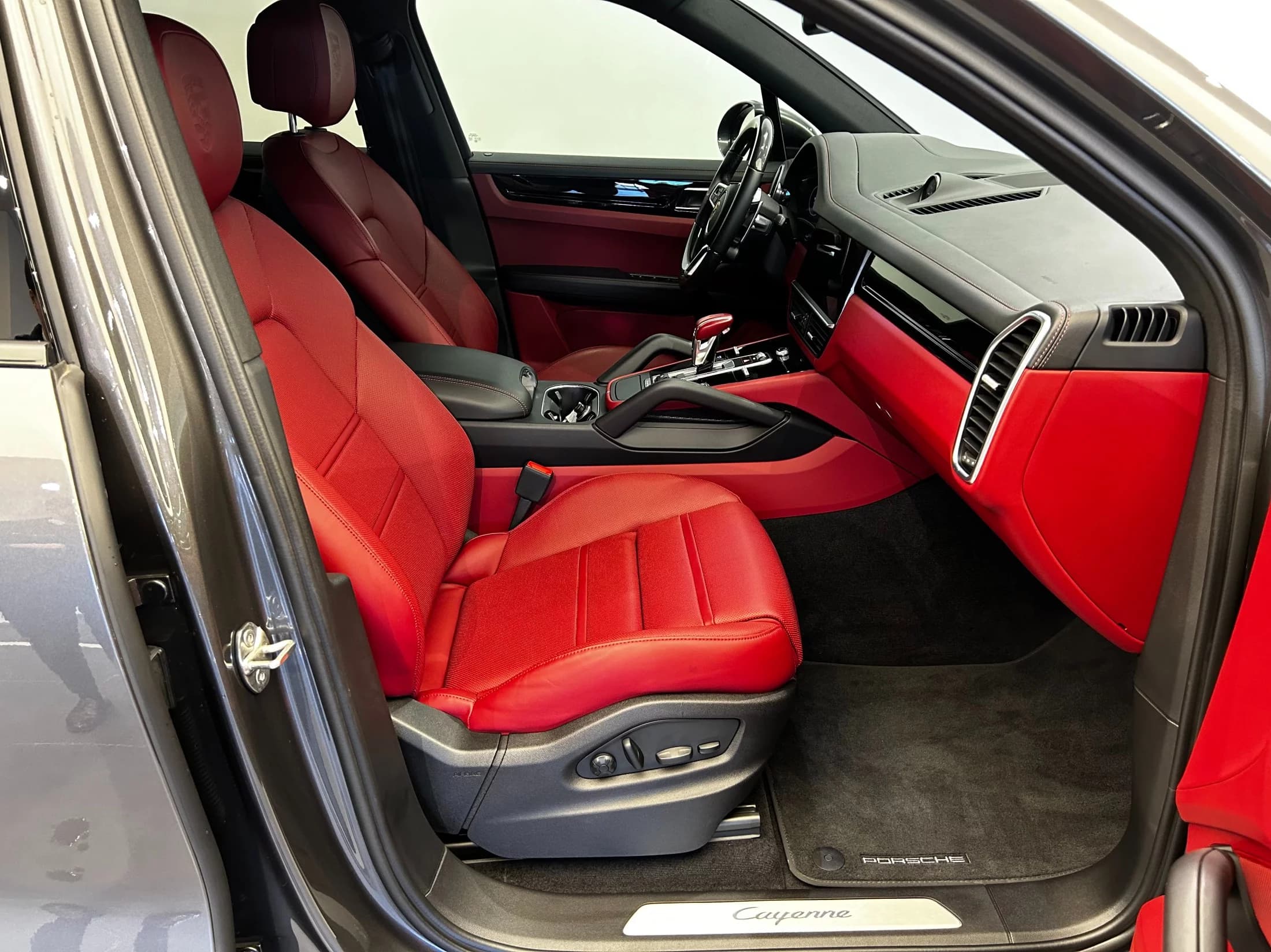 Porsche CAYENNE 3.0, 2022 г. 39173 км. — фото 10