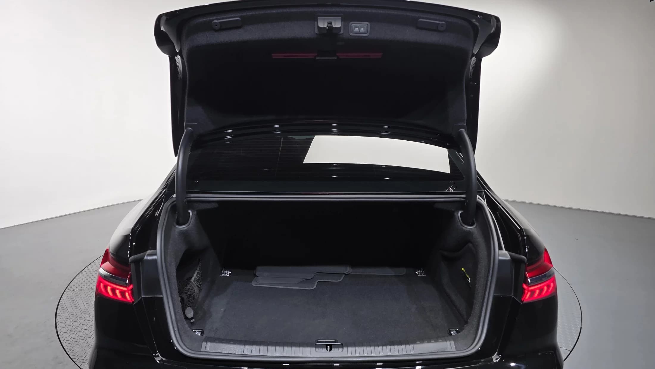 Audi A6 40 TDI Premium, 2021 г. 82448 км. — фото 20