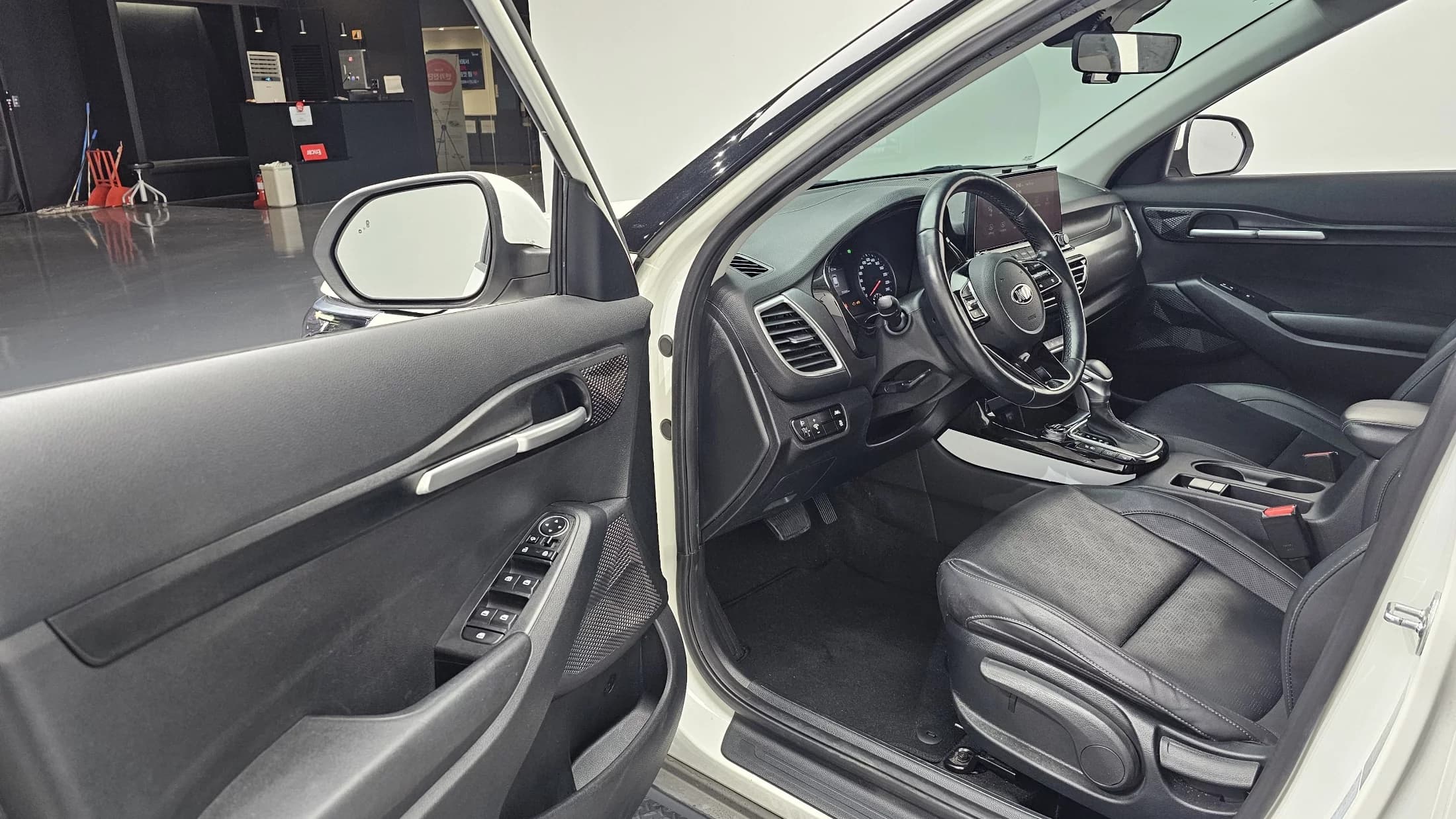 Kia Seltos Gasoline 1.6 Turbo 2WD Prestige, 2021 г. 55607 км. — фото 10