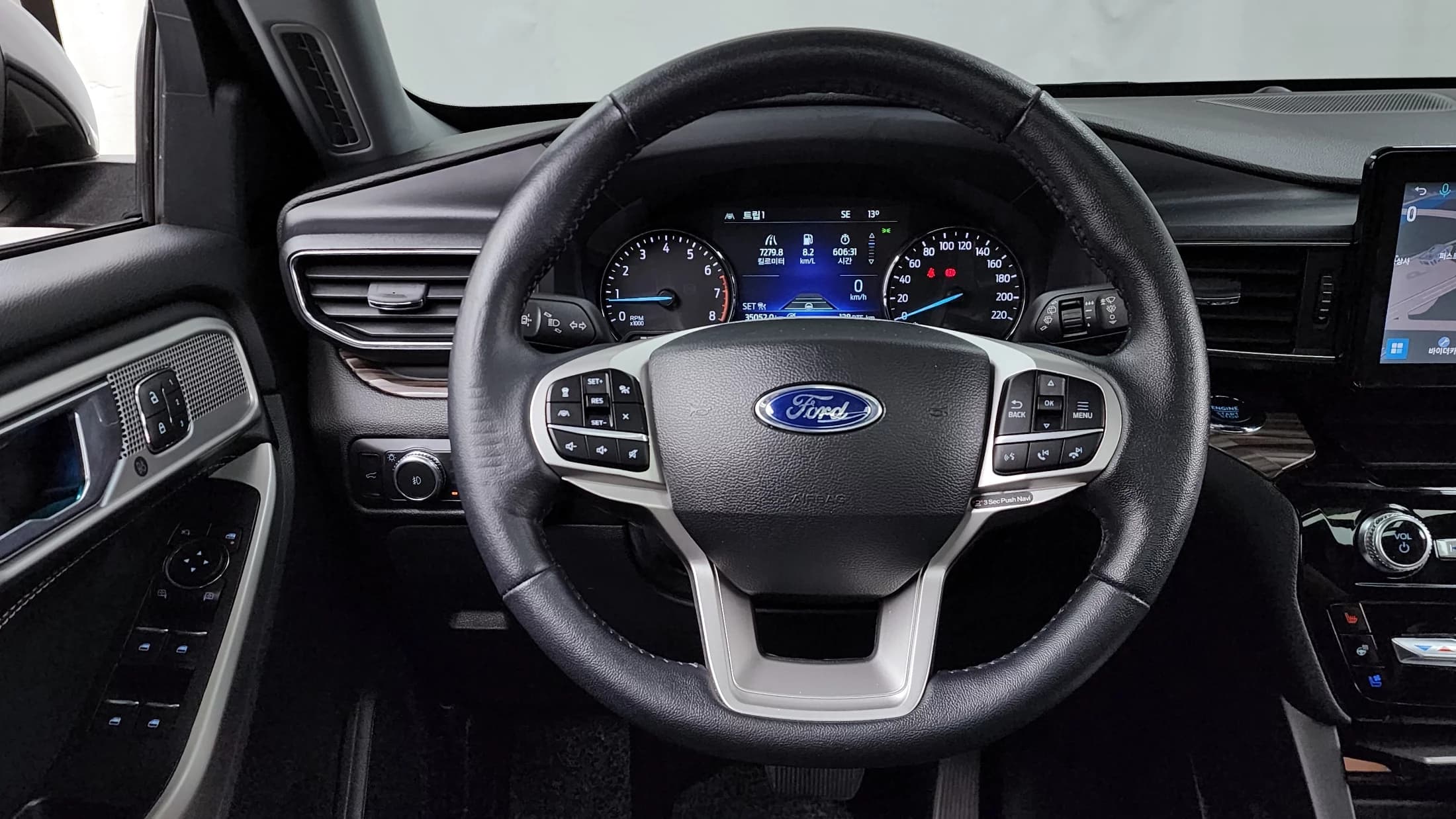 Ford EXPLORER 2.3 LimIted 4WD, 2022 г. 35080 км. — фото 13