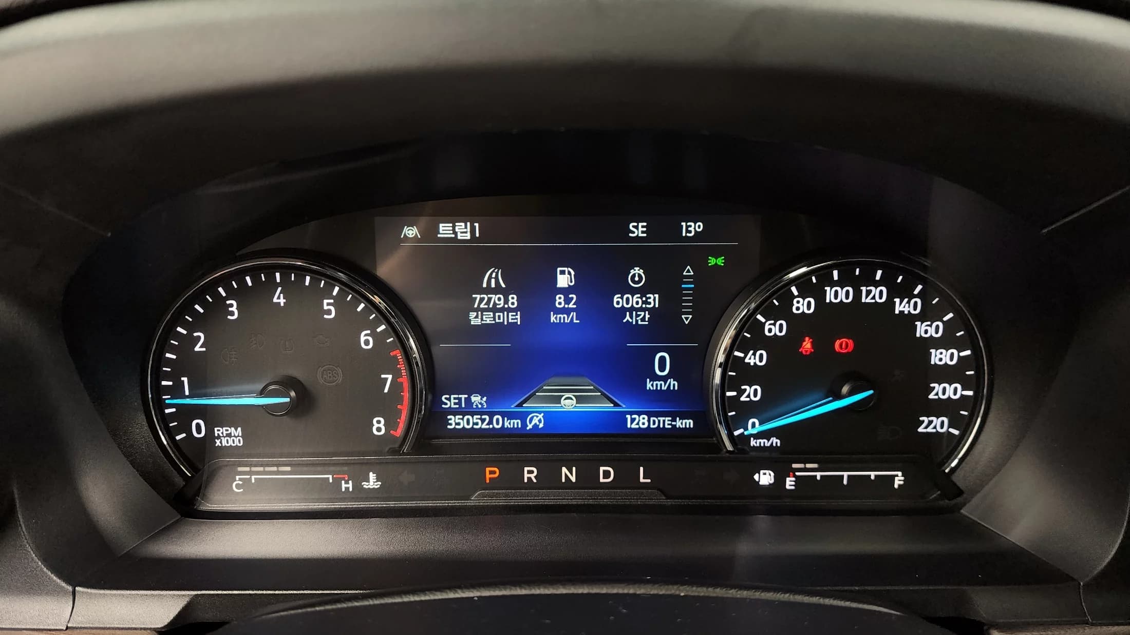 Ford EXPLORER 2.3 LimIted 4WD, 2022 г. 35080 км. — фото 8