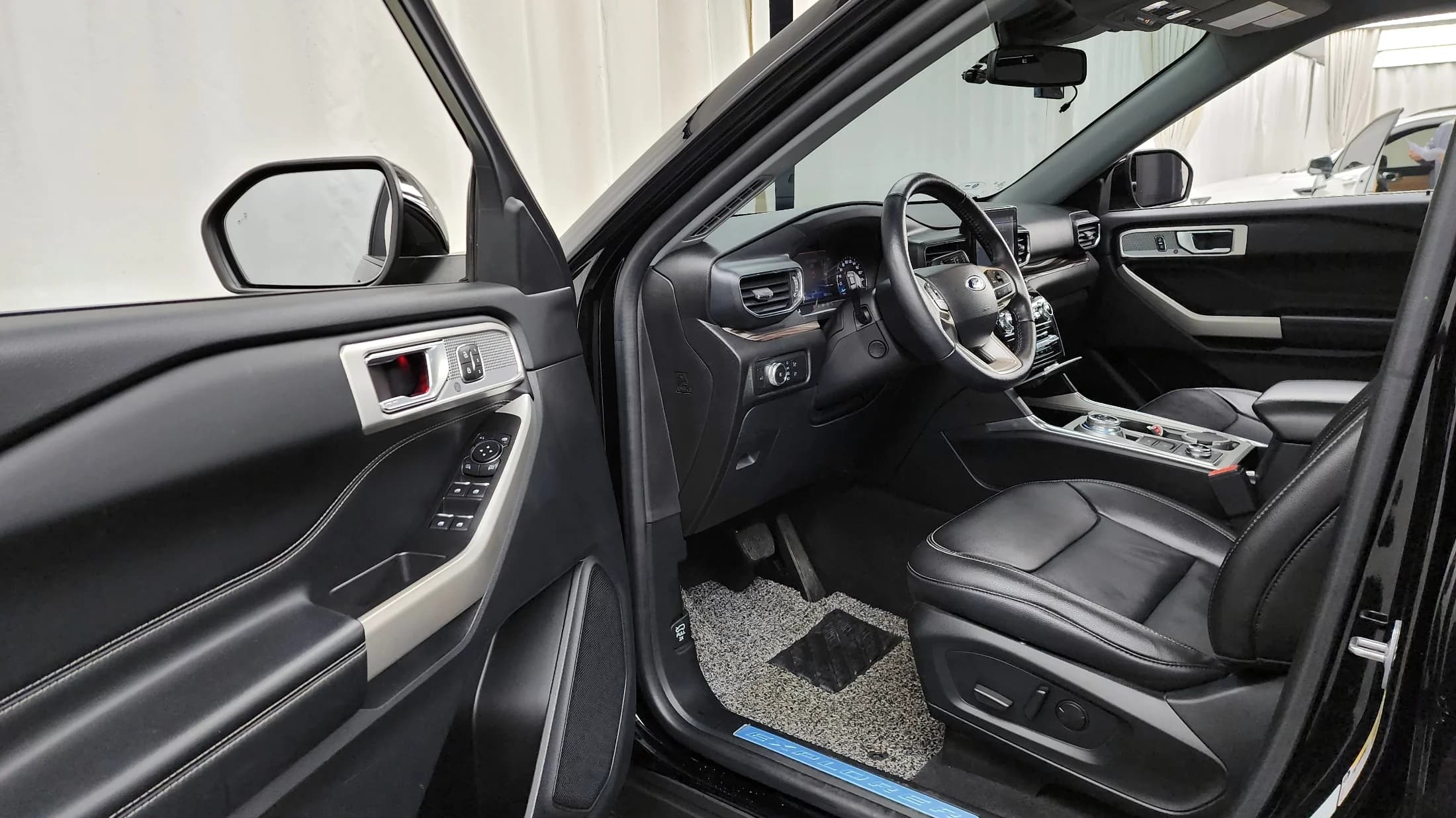 Ford EXPLORER 2.3 LimIted 4WD, 2022 г. 35080 км. — фото 10