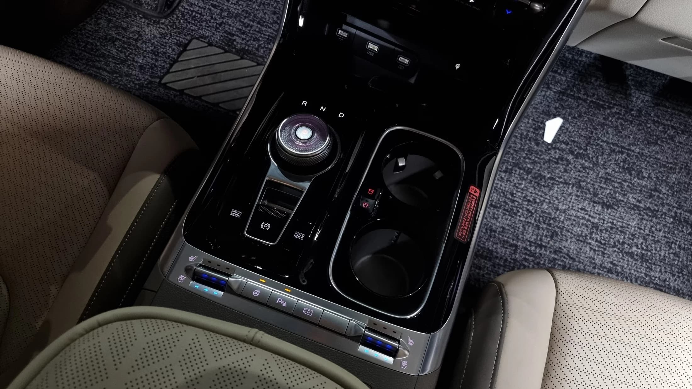 Kia Carnival Gasoline 9-Seater Hi-Limousine Signature, 2022 г. 31188 км. — фото 9