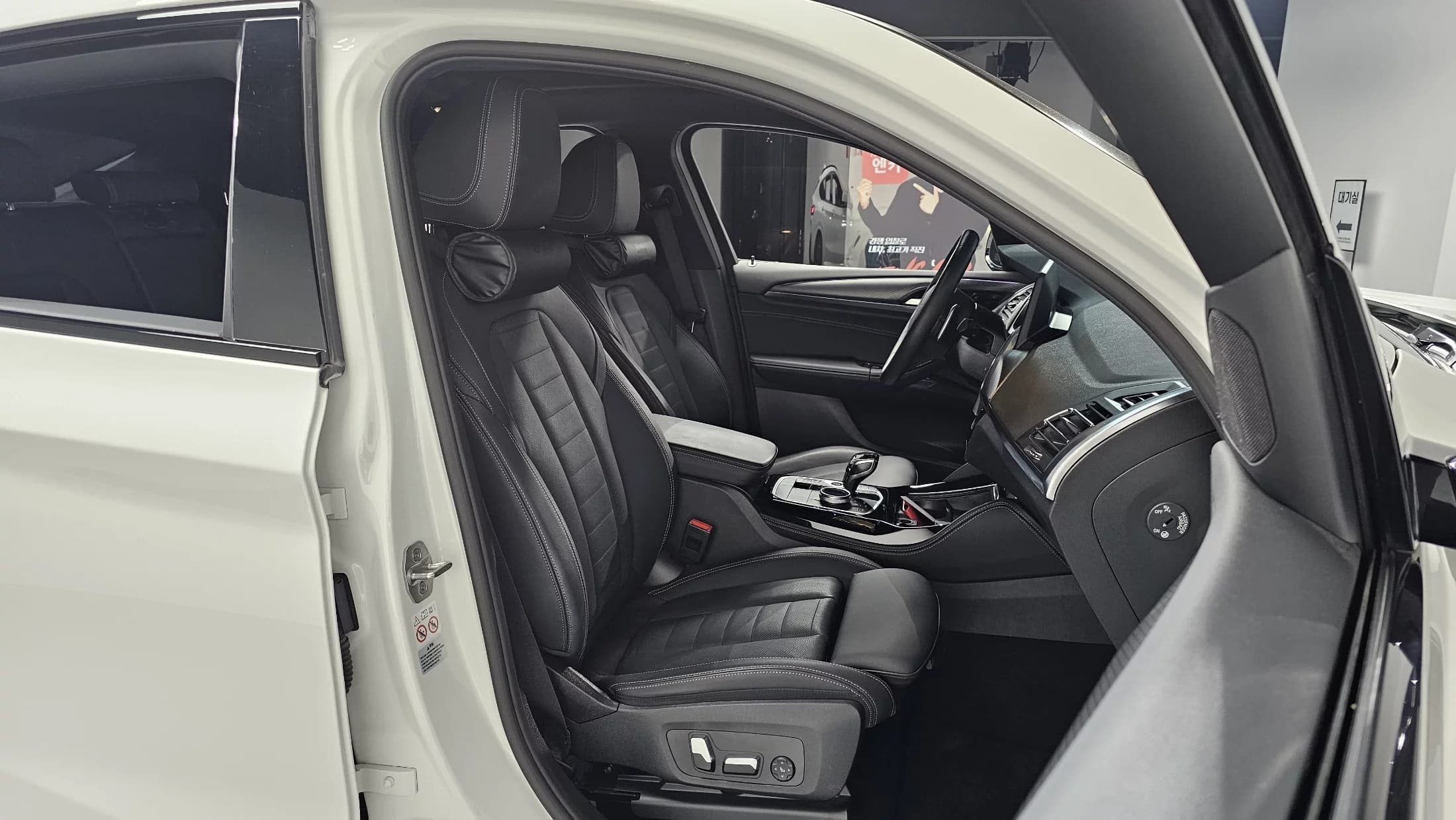 BMW X4 xDrive20i M Sport, 2022 г. 29858 км. — фото 9