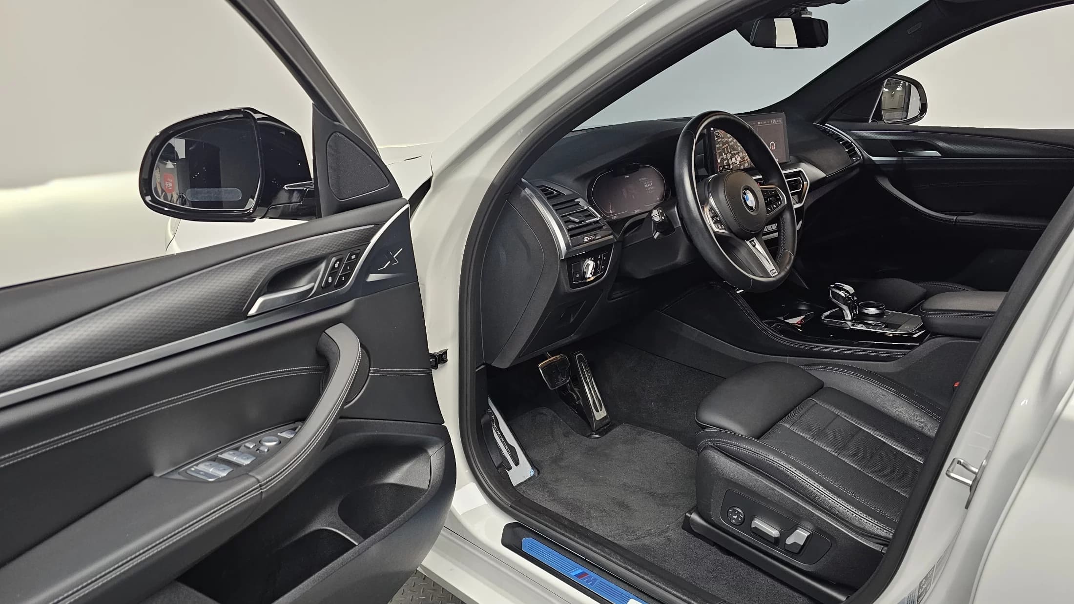 BMW X4 xDrive20i M Sport, 2022 г. 29858 км. — фото 10