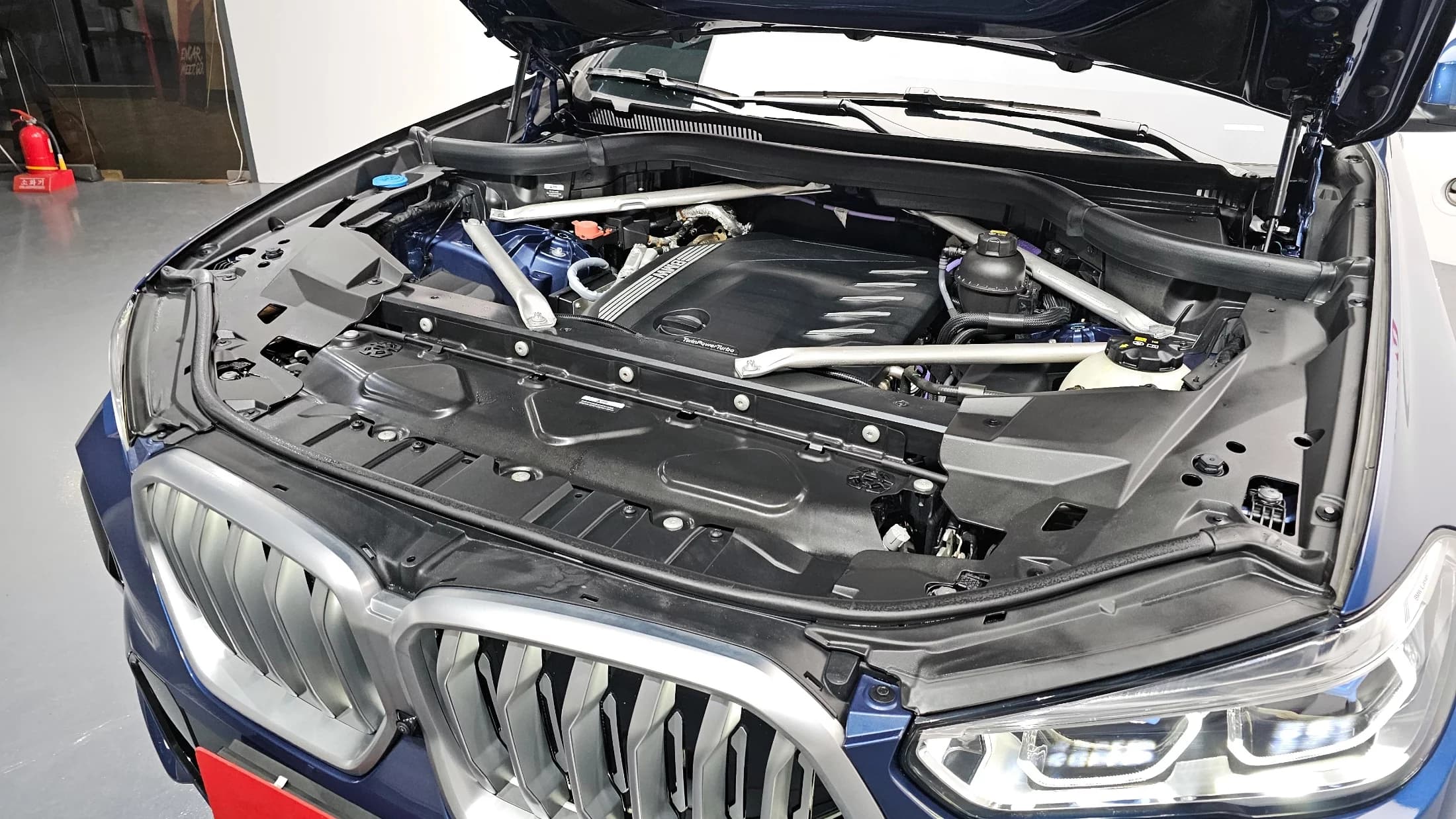 BMW X6 xDrive30d M Sport, 2023 г. 32747 км. — фото 6