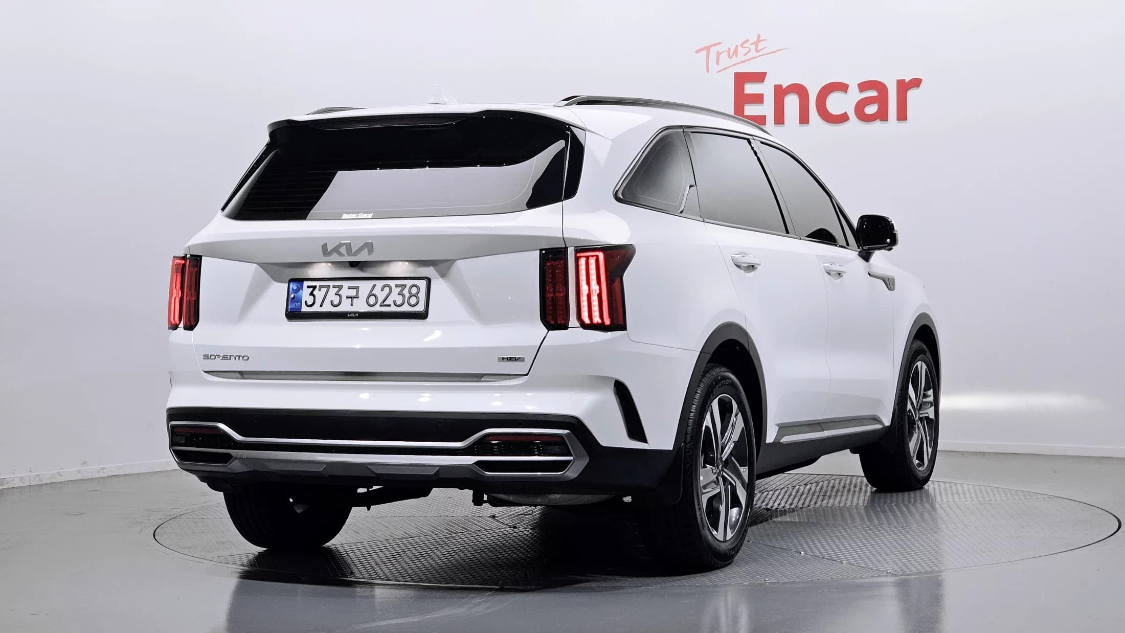Kia Sorento HEV 1.6 2WD Gravity, гибрид, 2023 г. 8937 км. — фото 2