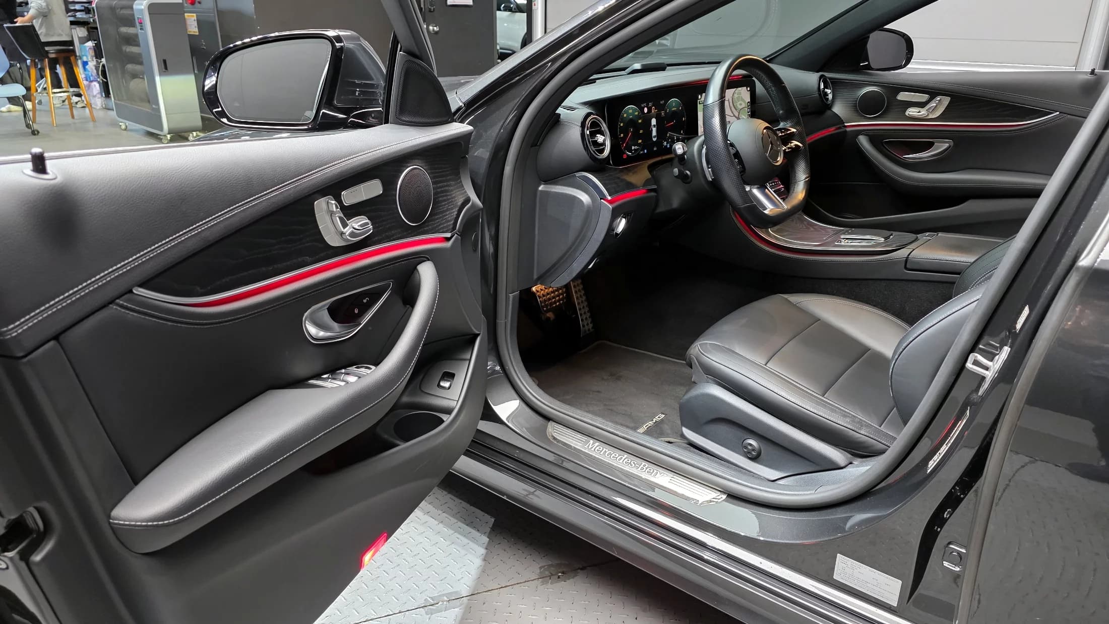 Mercedes-Benz E-Class E220d 4MATIC AMG Line, 2021 г. 92988 км. — фото 11