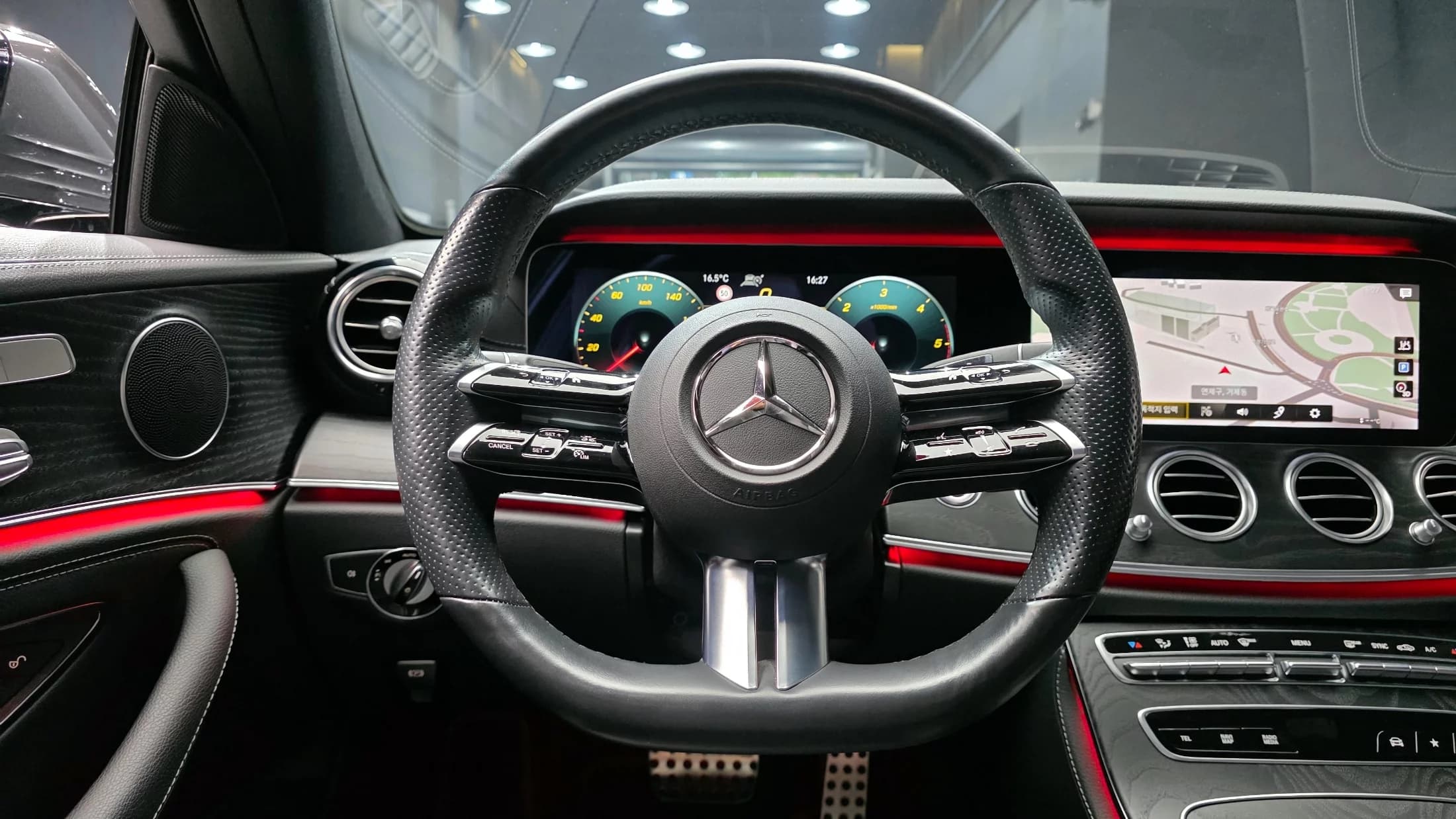 Mercedes-Benz E-Class E220d 4MATIC AMG Line, 2021 г. 92988 км. — фото 13