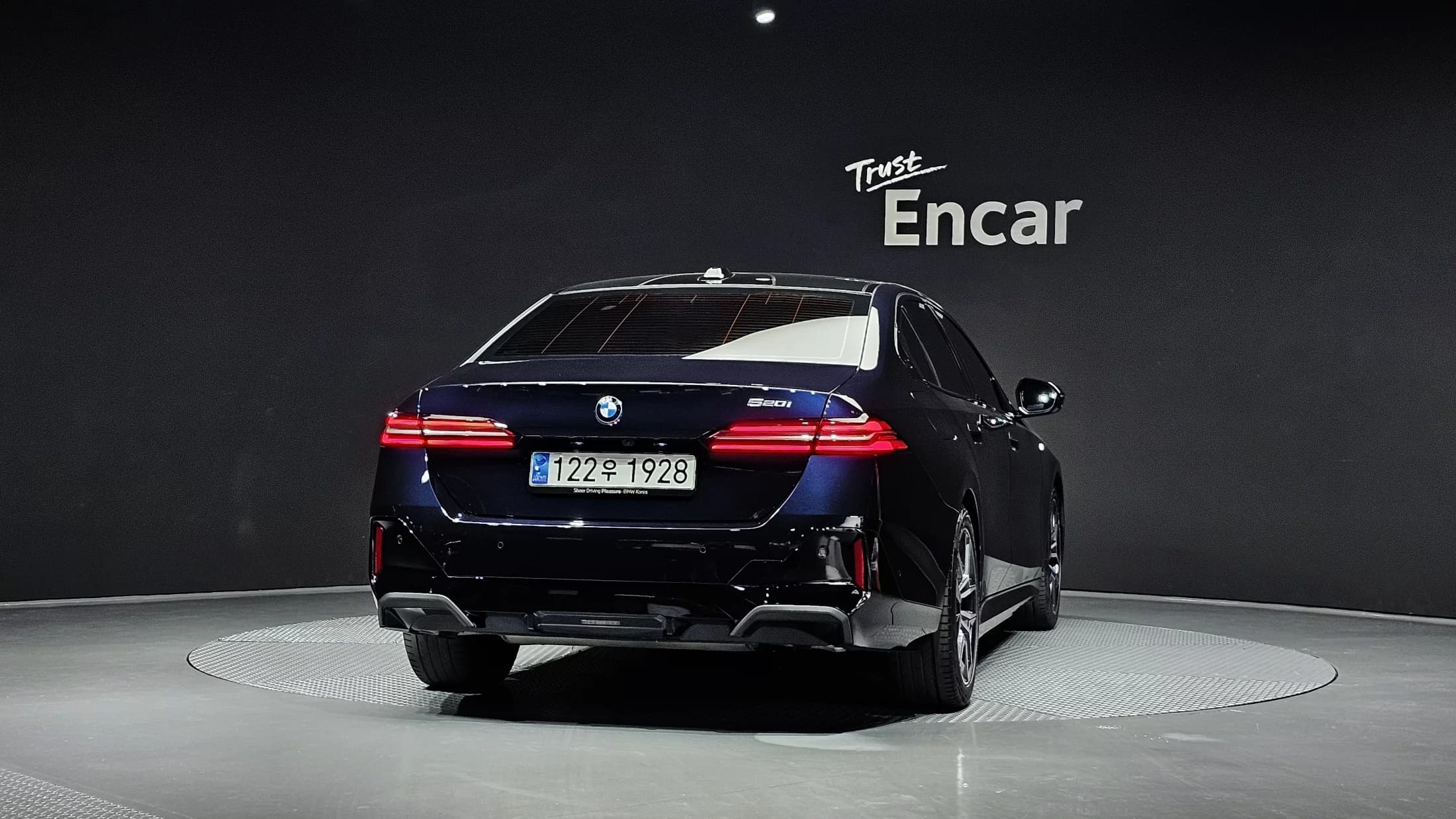BMW 5-Series 520i M Sport, 2023 г. 32347 км. — фото 4