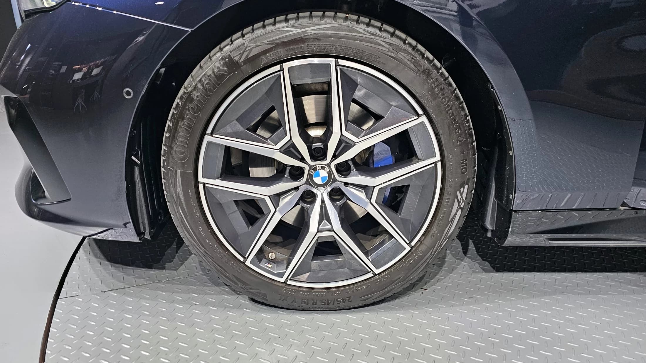 BMW 5-Series 520i M Sport, 2023 г. 32347 км. — фото 5