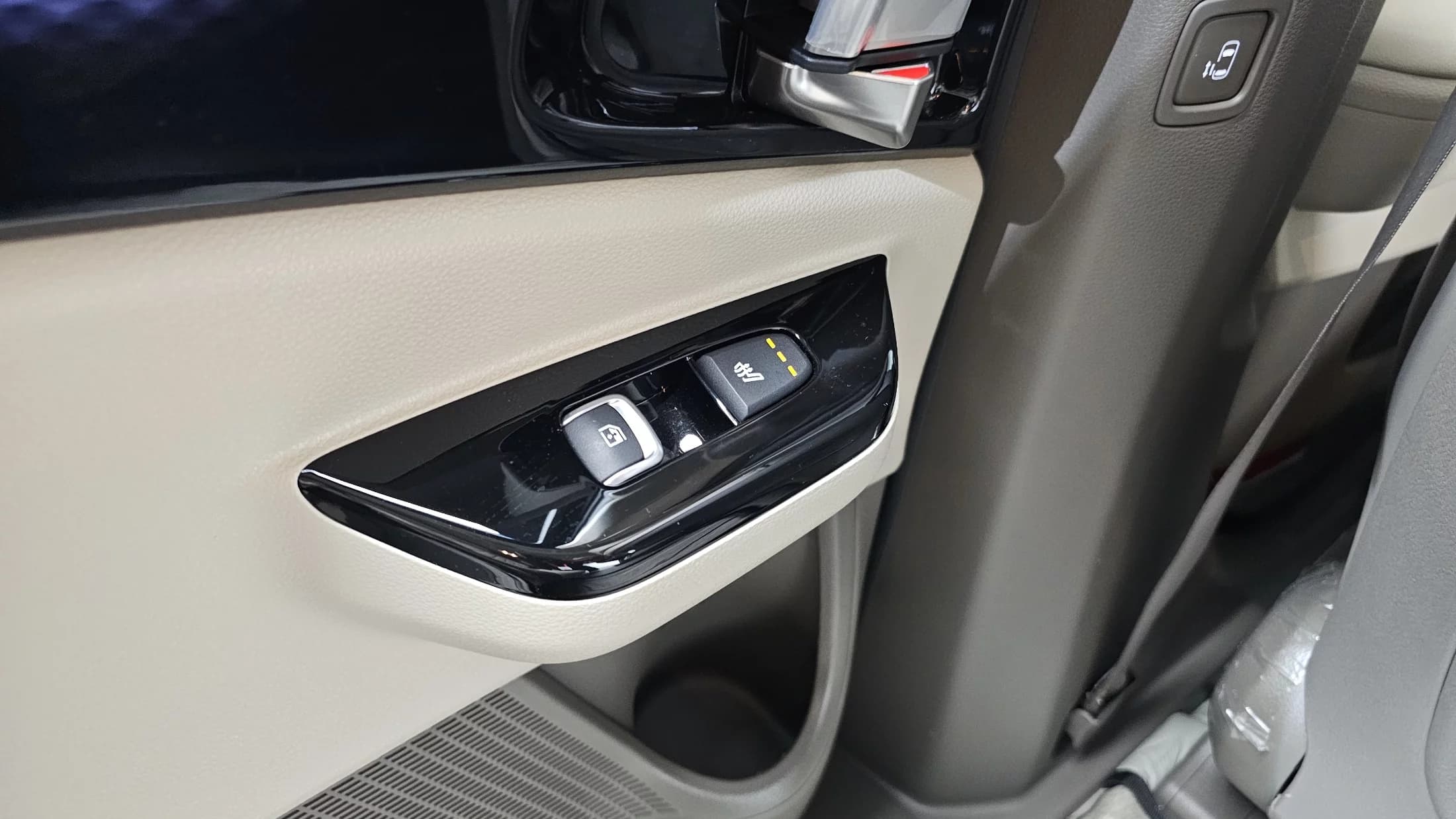 Kia Carnival 9-Seater Signature, 2023 г. 37873 км. — фото 19