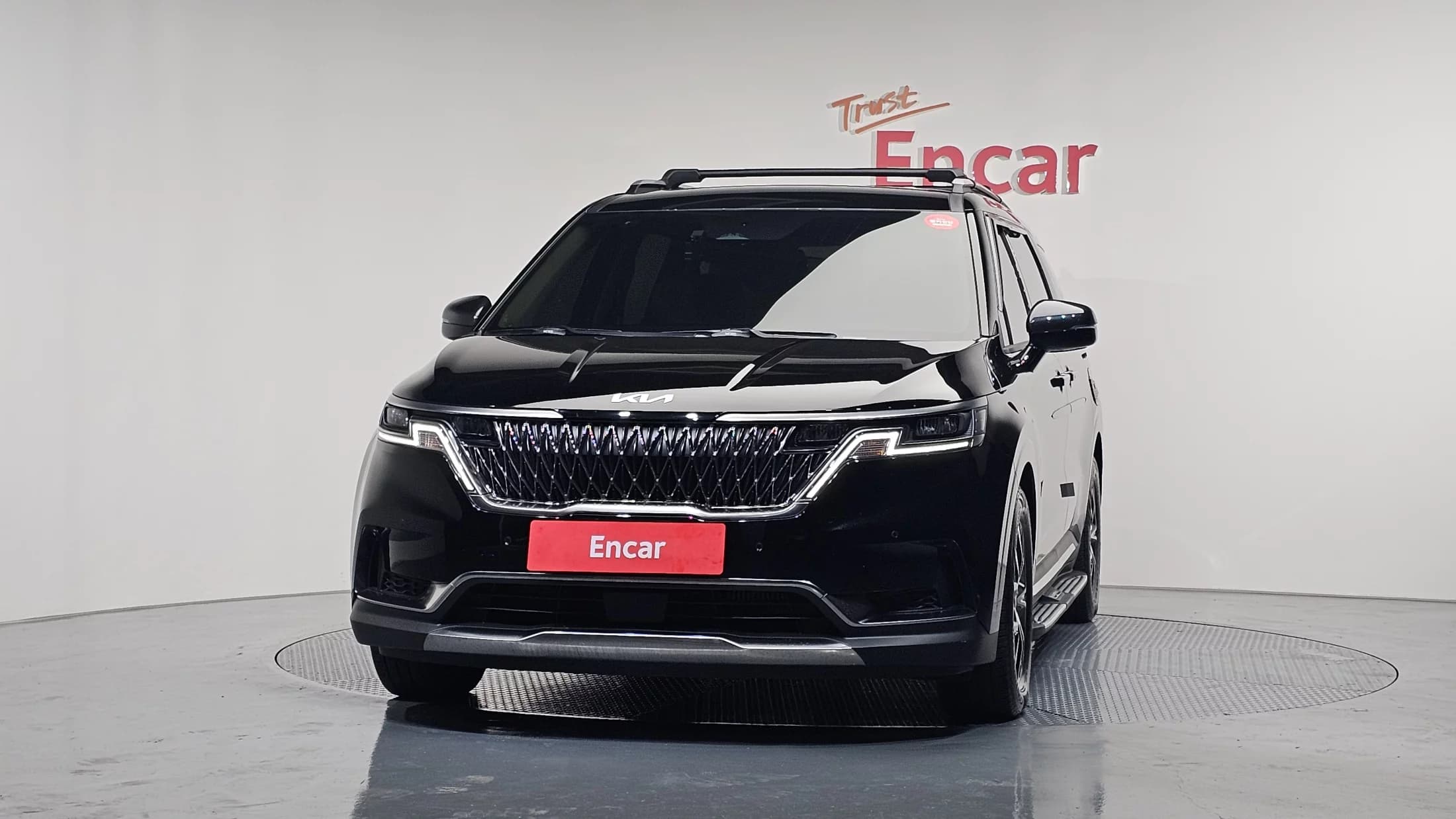 Kia Carnival 9-Seater Signature, 2023 г. 37873 км. — фото 3