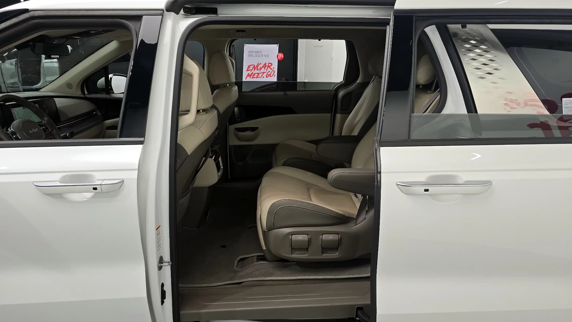 Kia Carnival 7-Seater Noblesse, 2021 г. 72955 км. — фото 12