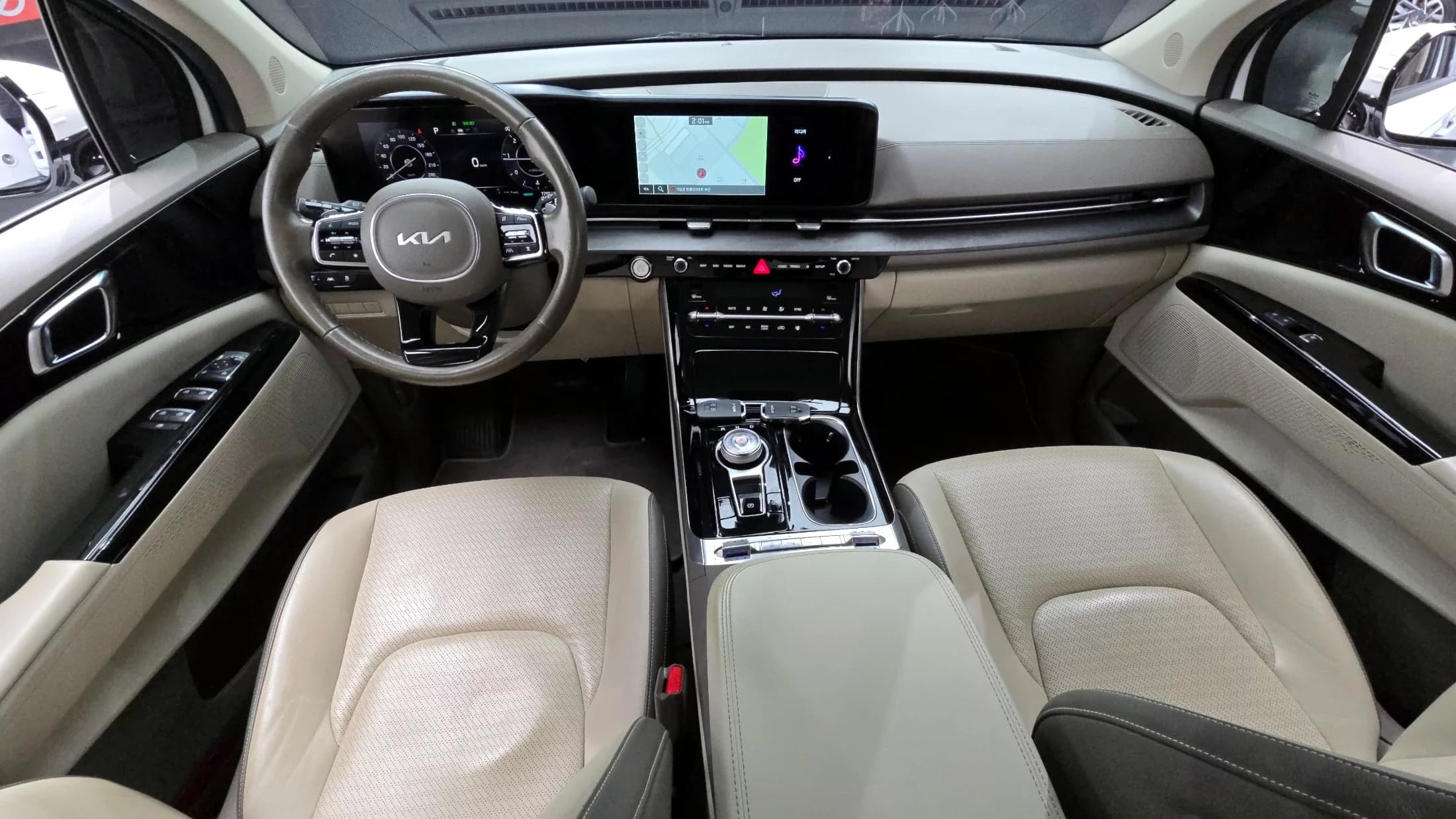 Kia Carnival 7-Seater Noblesse, 2021 г. 72955 км. — фото 7