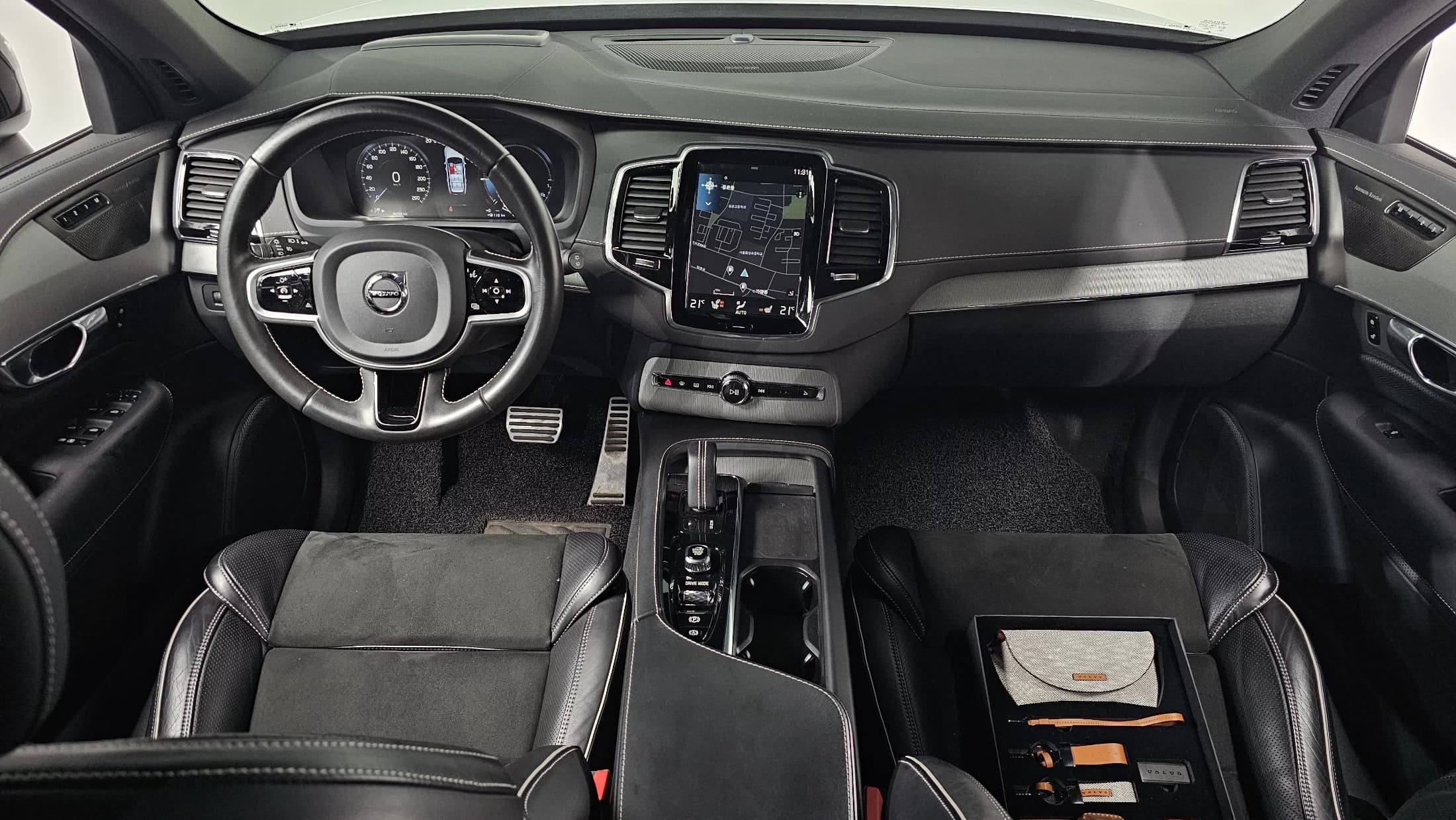 Volvo XC90 T8 R-Design Hybrid, гибрид, 2021 г. 36319 км. — фото 6